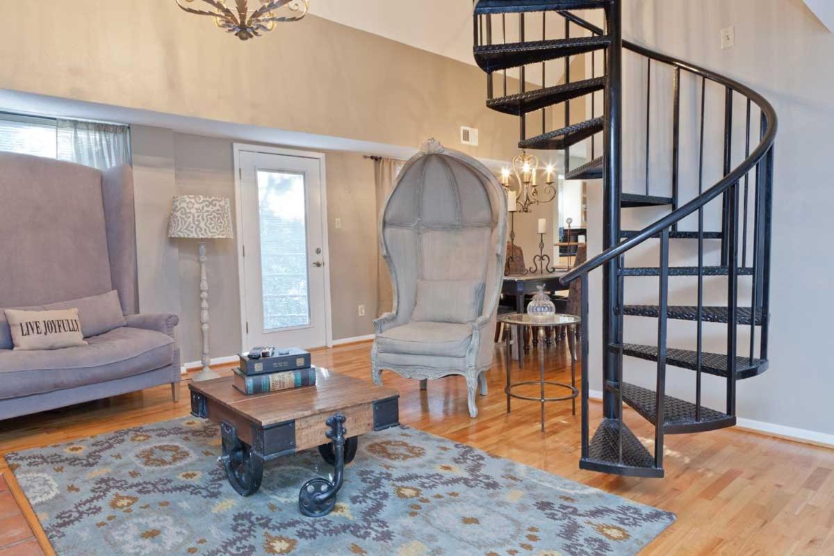 Four-Bedroom Luxury Apartment