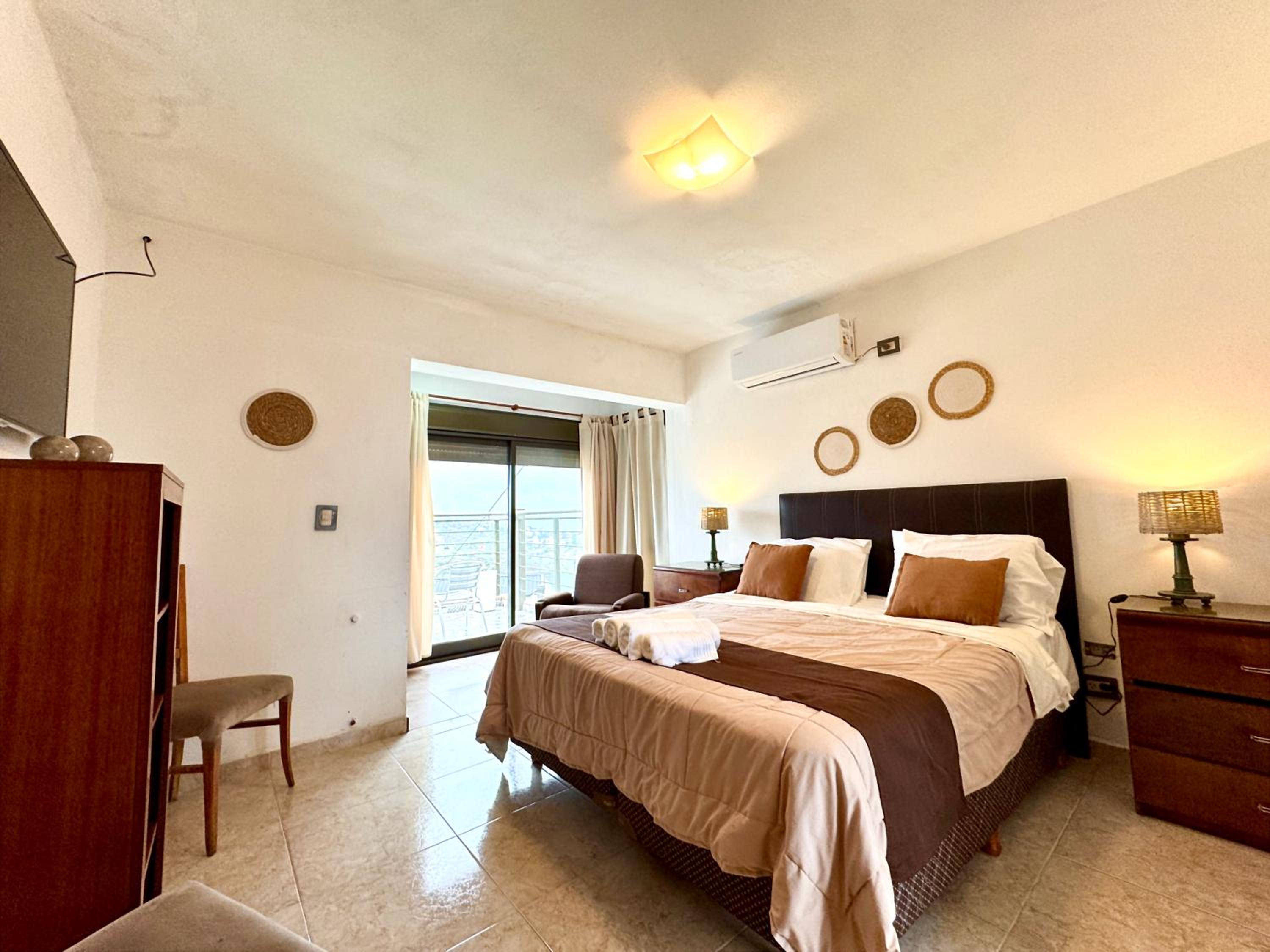 Suite with Lake View photo 1