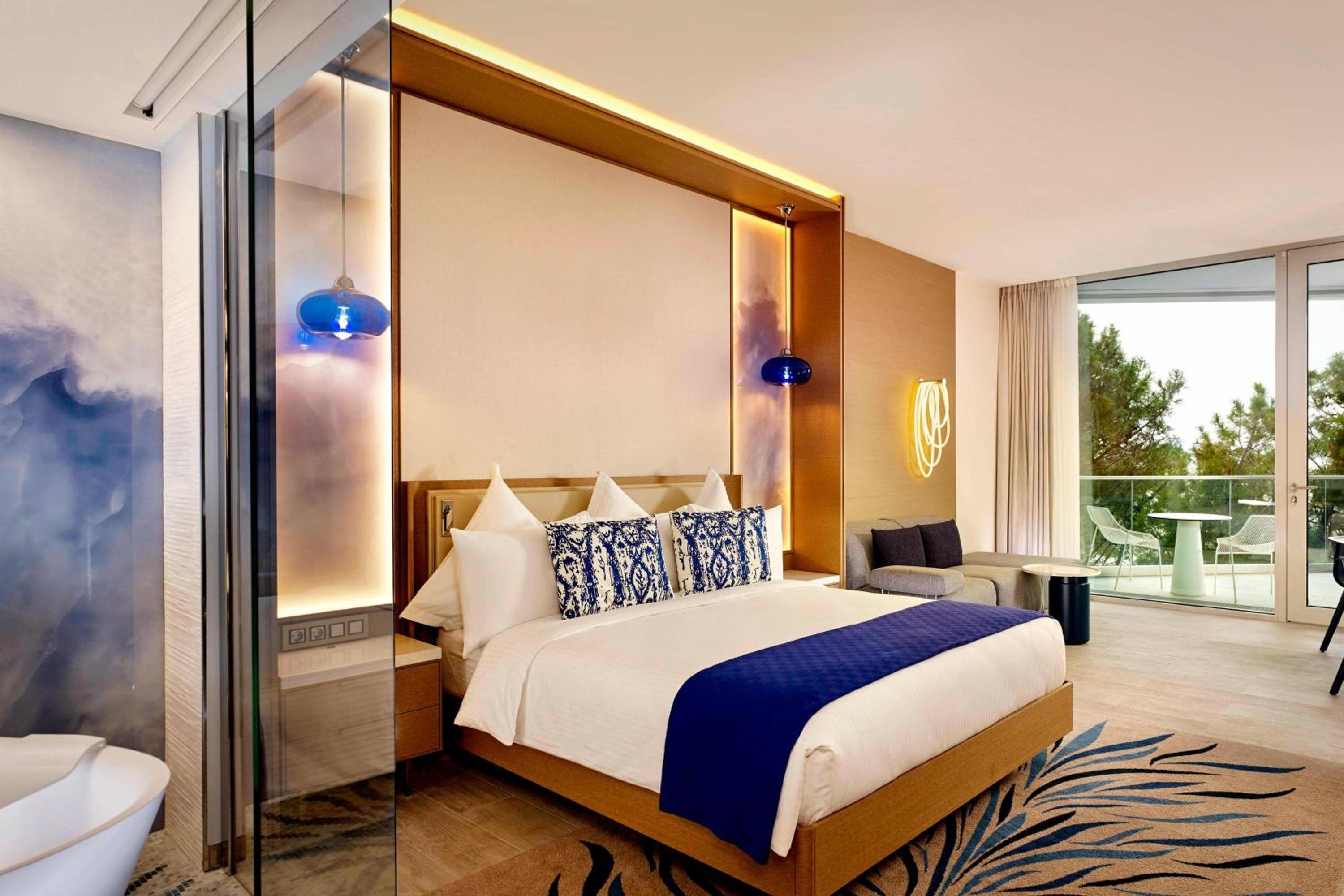 Standard Room, Guest room, 1 King, Balcony