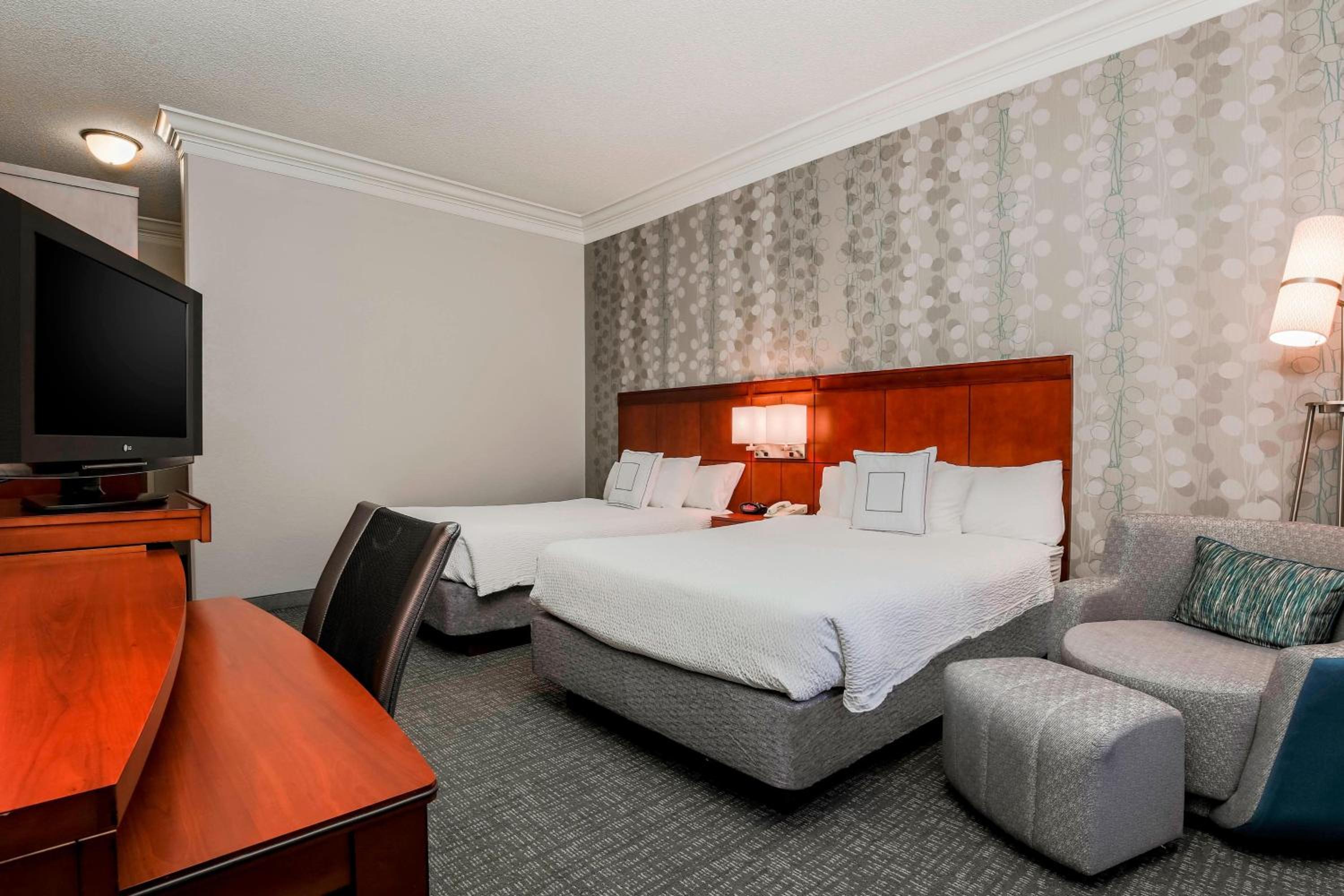 Double Room with Two Double Beds - Photo 1