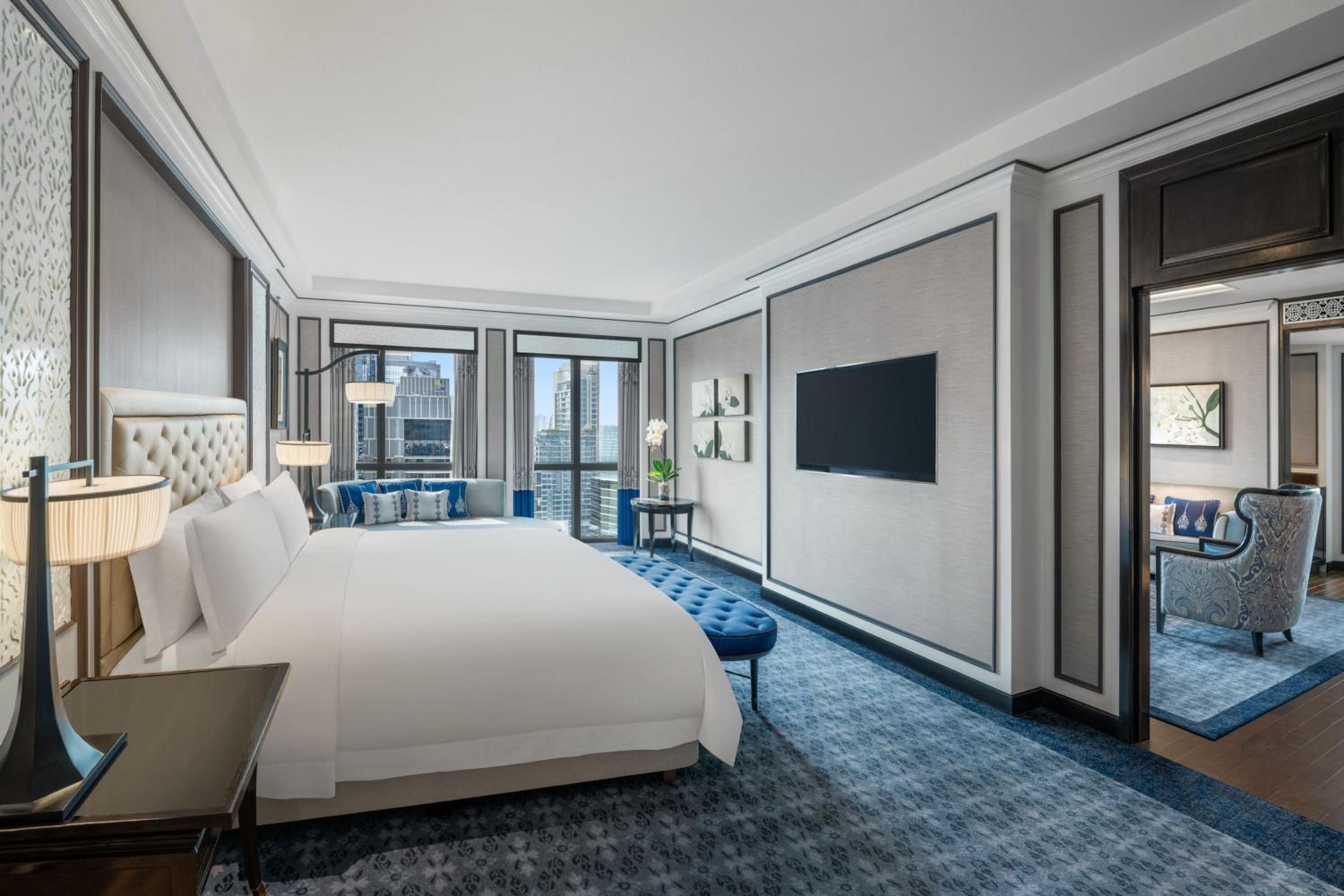 Royal Club Suite, Club lounge access, 1 King, City view