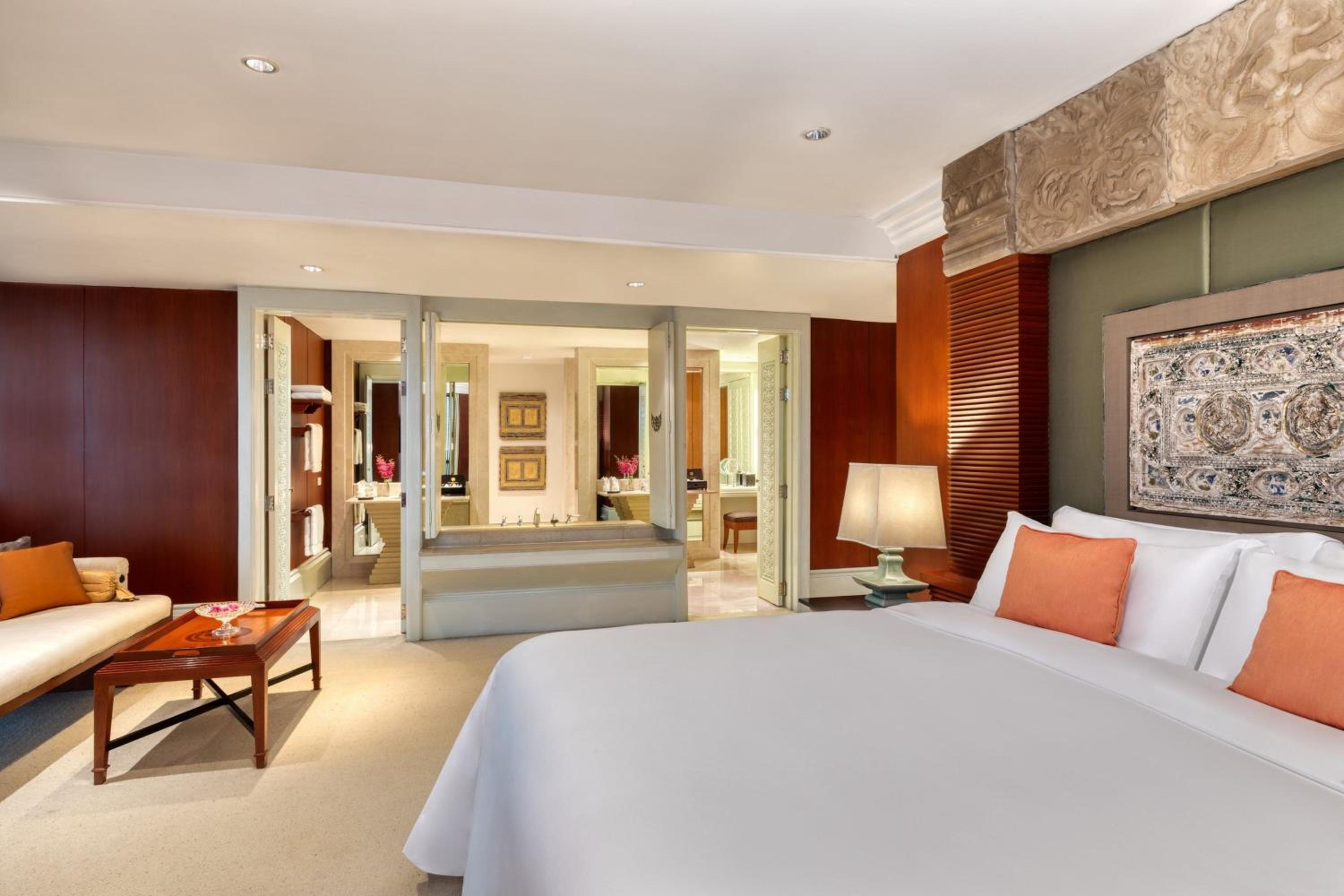 Royal Pimai, Club lounge access, 2 Bedroom Suite, City view thumbnail 5