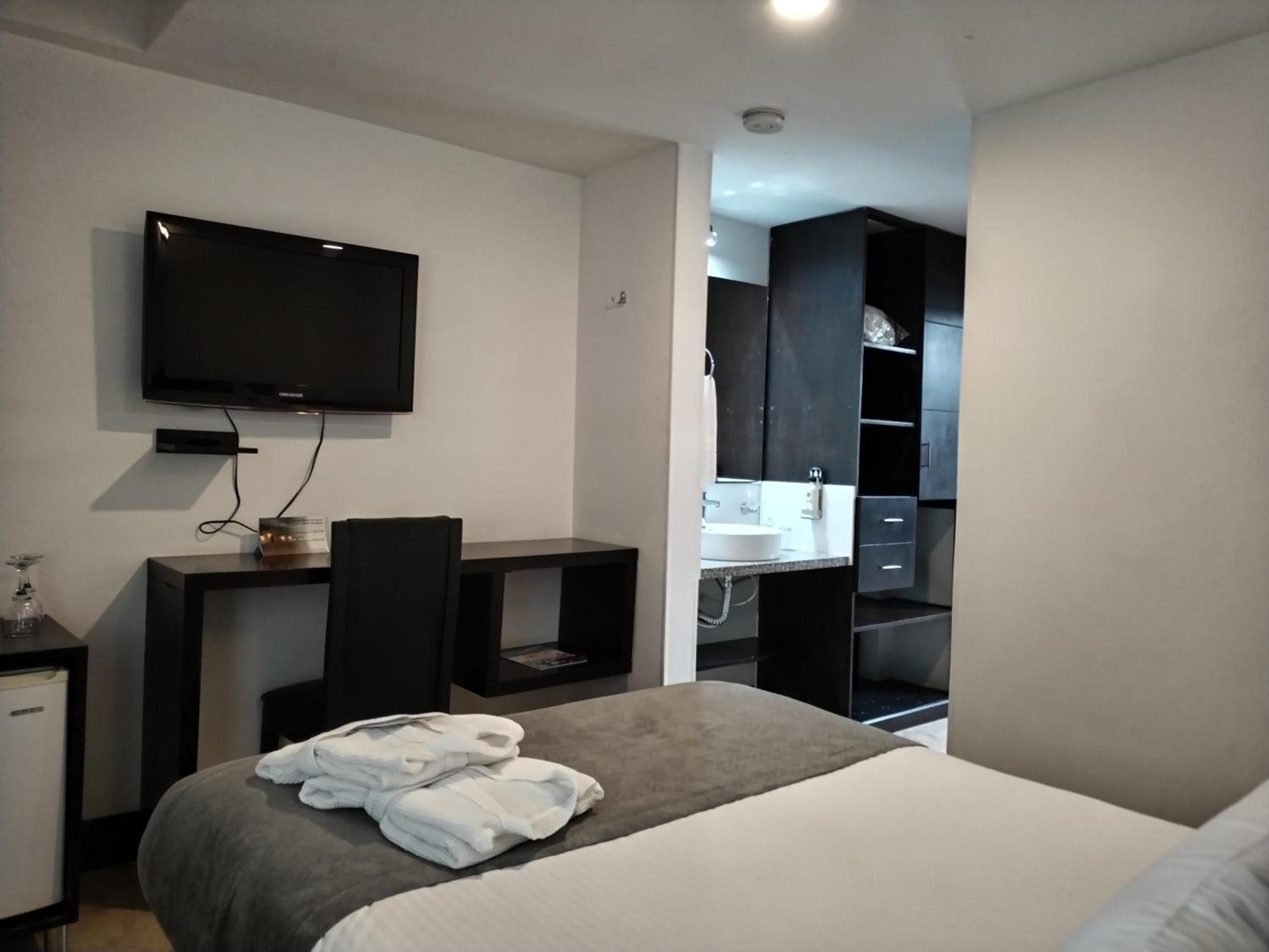 Standard Double Room photo 2