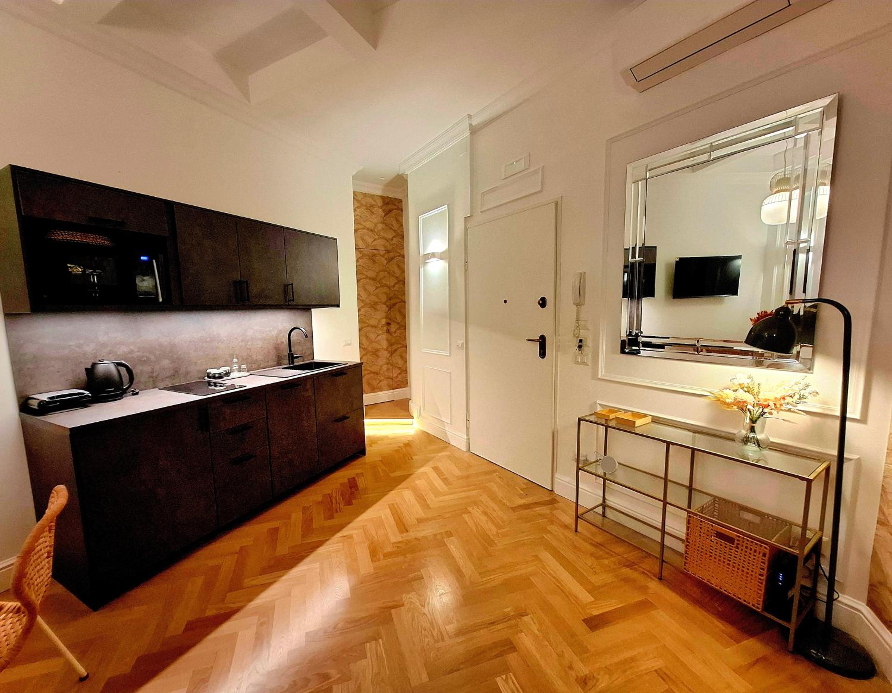 Superior One-Bedroom Apartment with Balcony photo 2