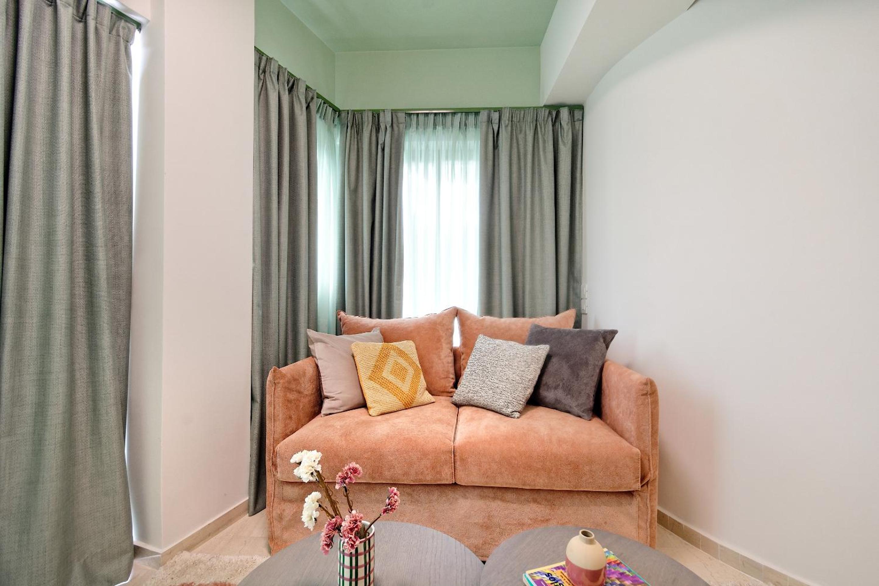 One-Bedroom Apartment with Balcony photo 2