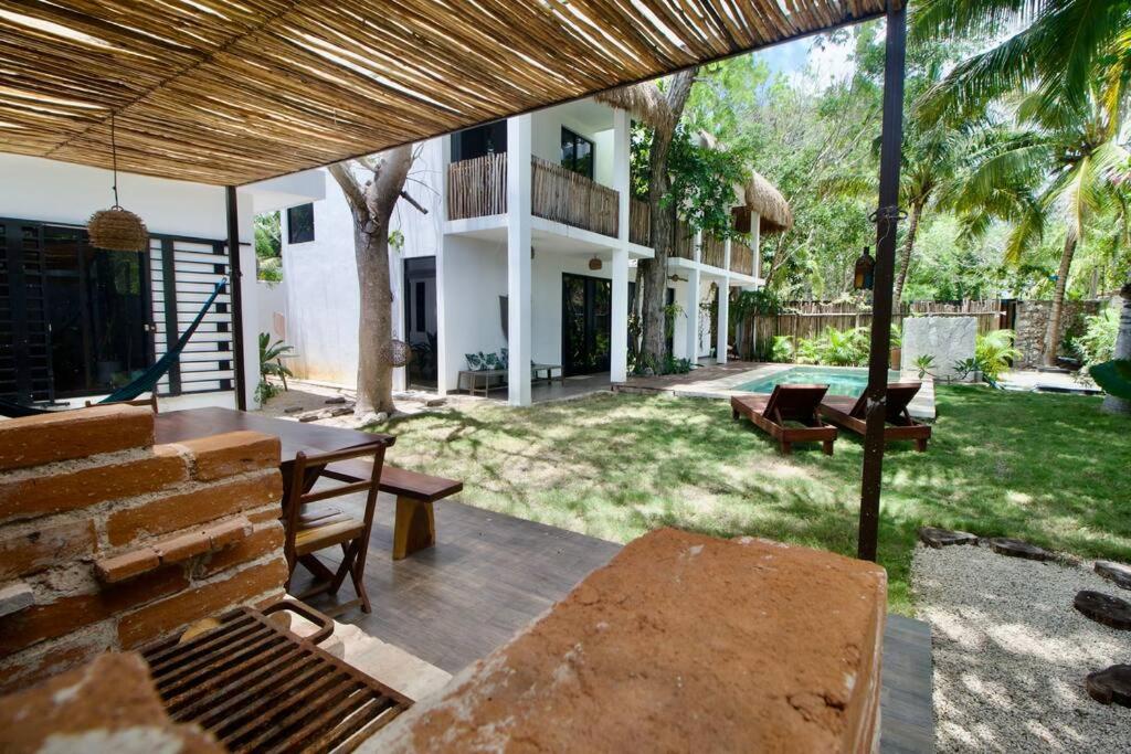 Three-Bedroom House photo 3