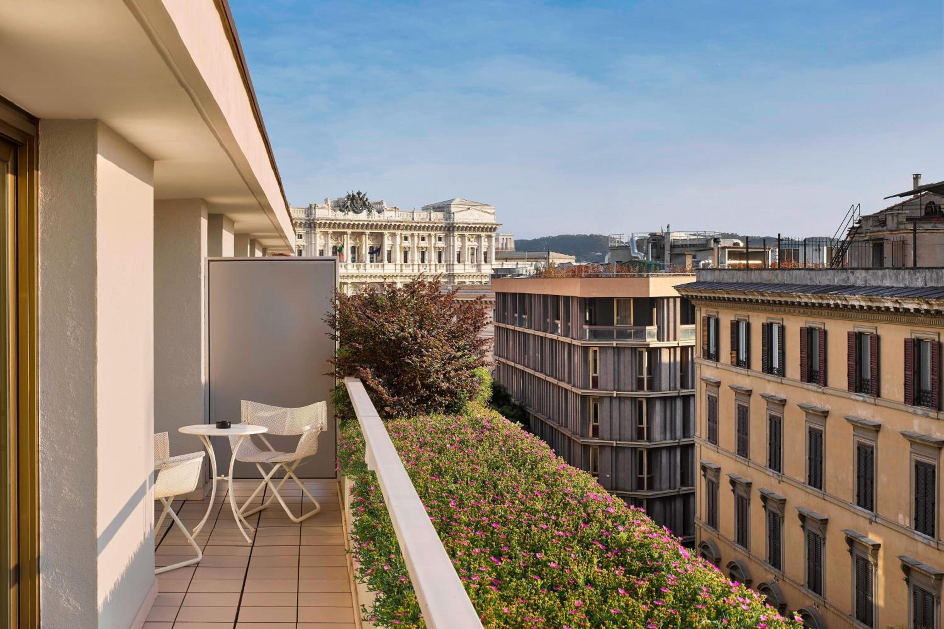 Terrace Suite, 1 Bedroom Larger Suite, 1 King, Sofa bed