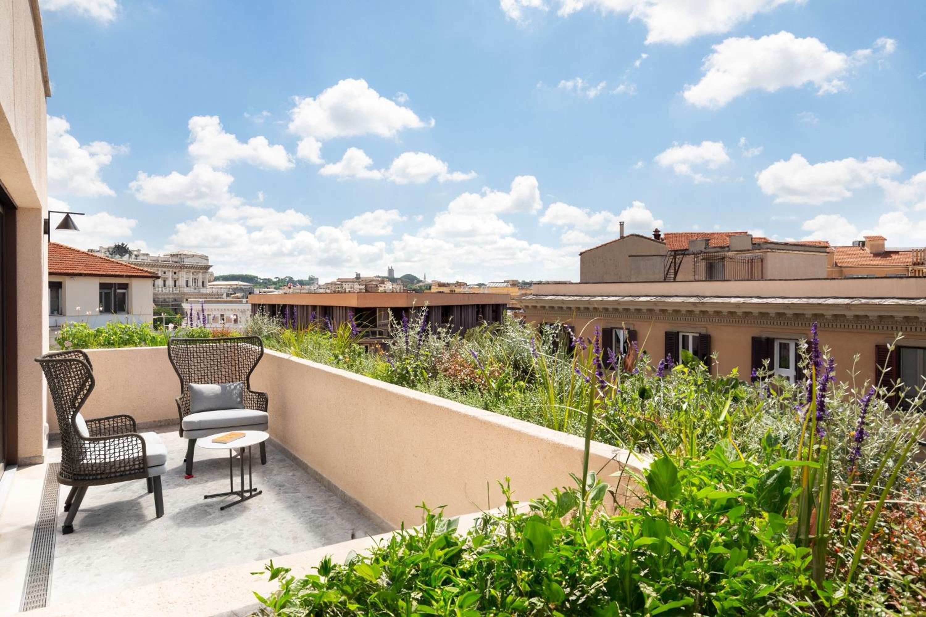 One-Bedroom Grand Signature King Suite with Private Pool