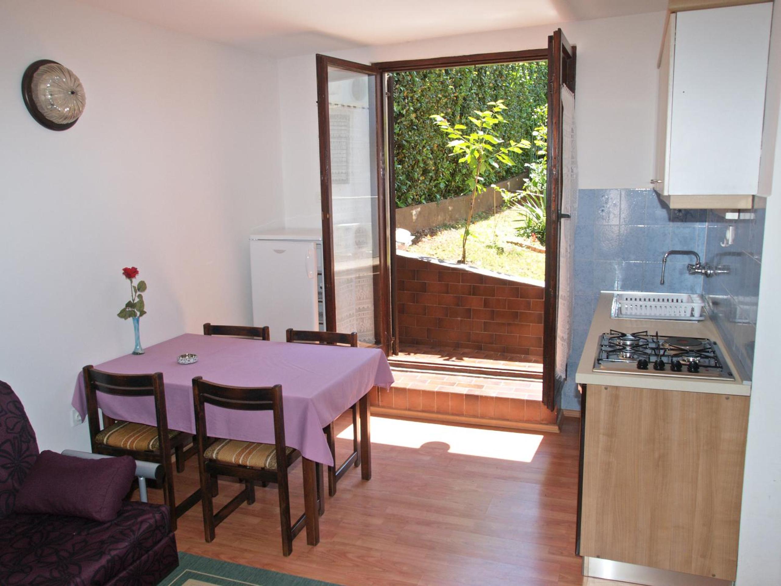One-Bedroom Apartment with Balcony photo 2