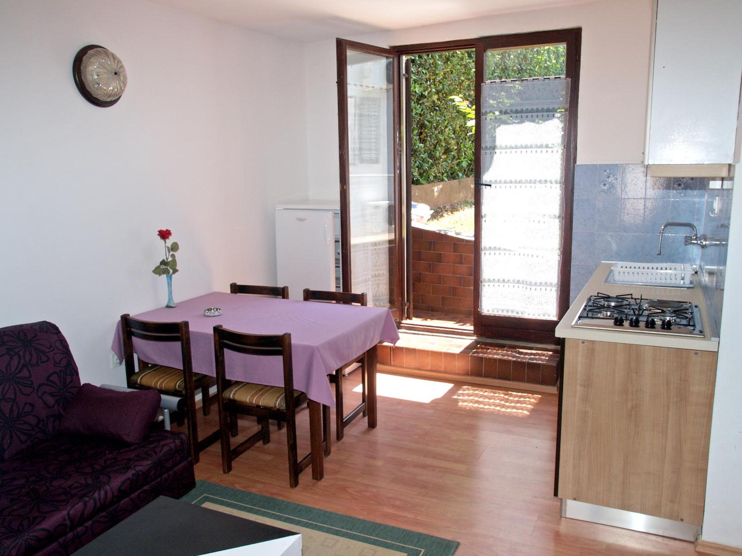 One-Bedroom Apartment with Balcony photo 3