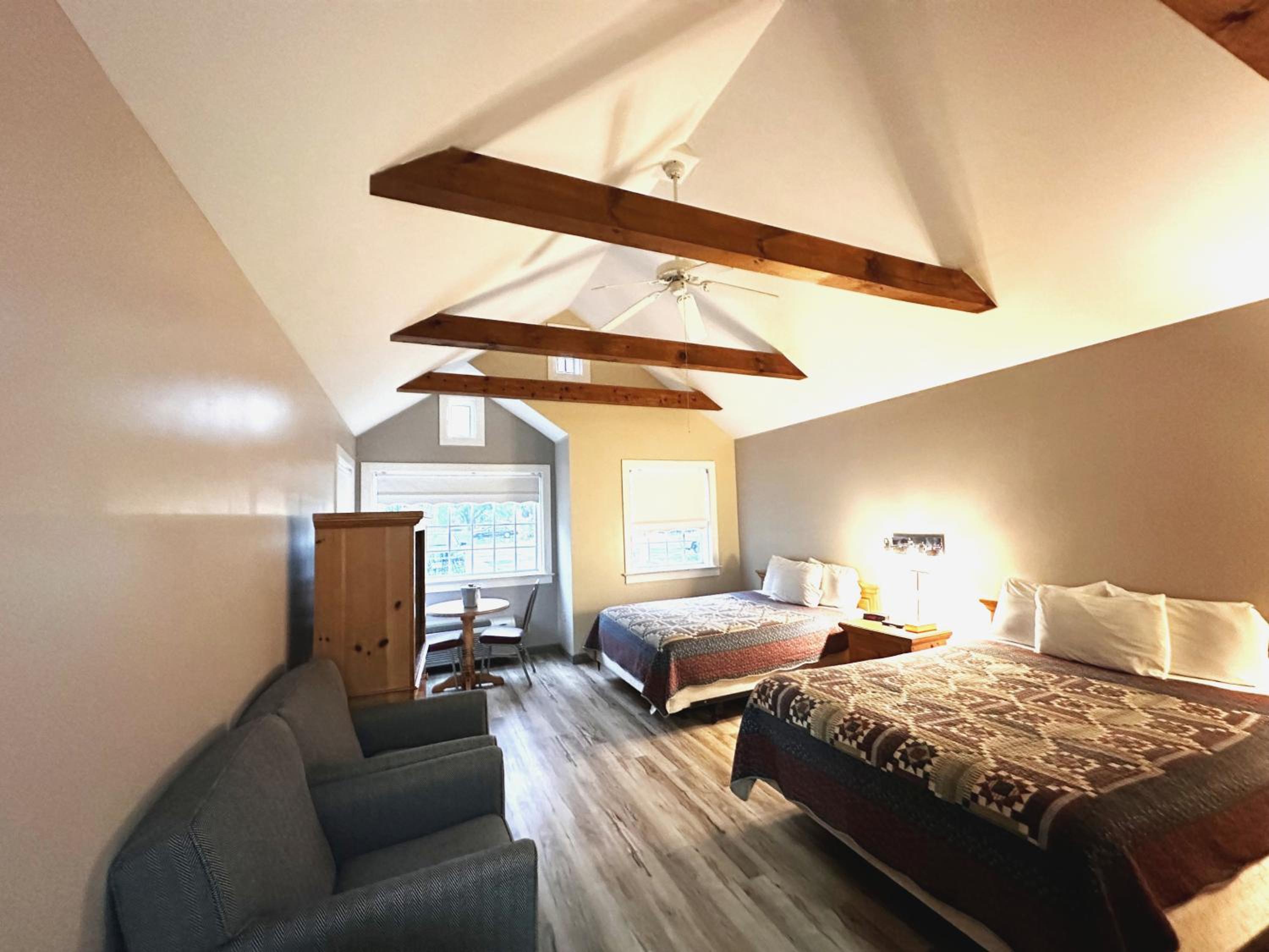 Cottage with Two Queen Beds photo 2