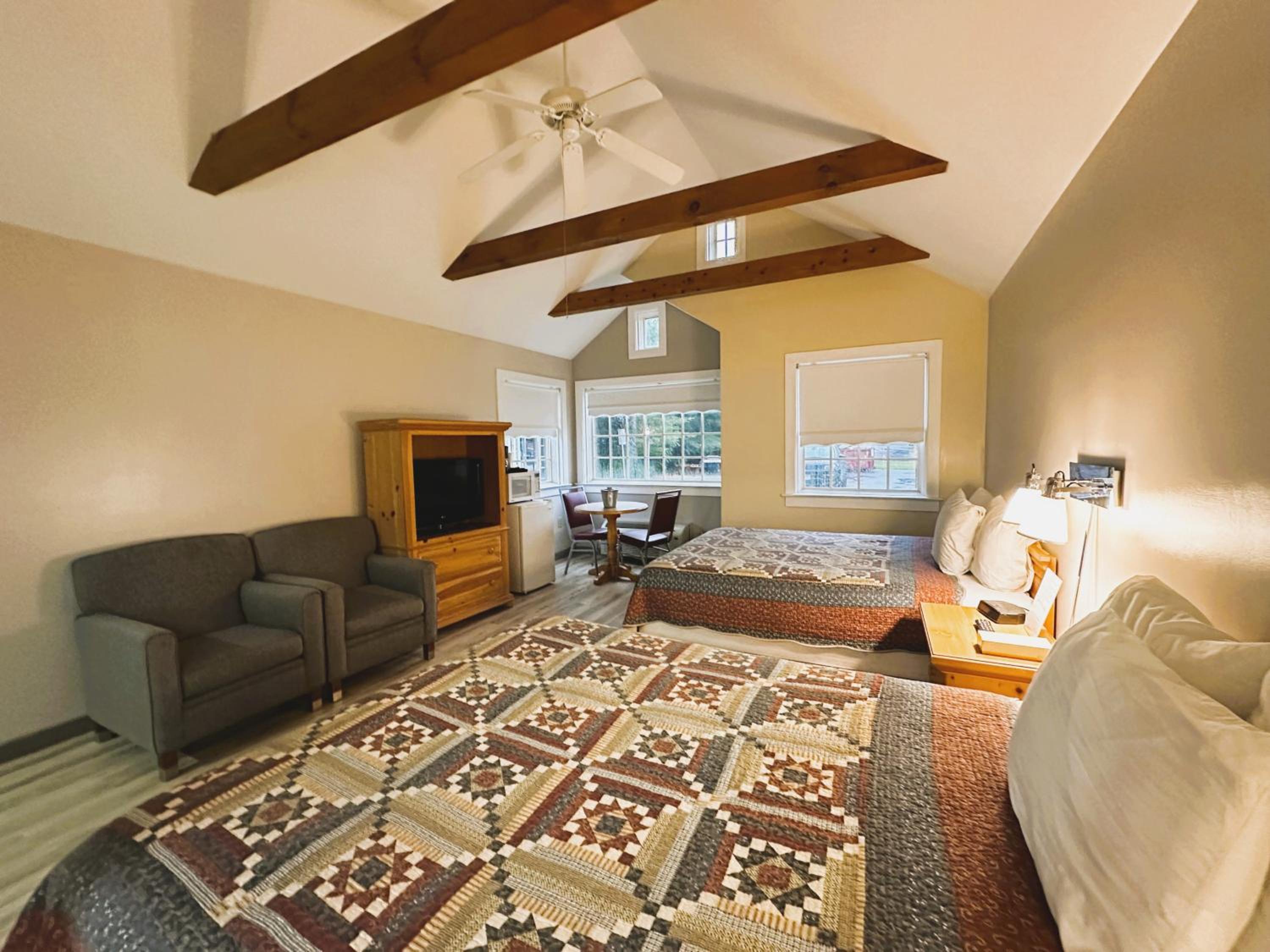 Cottage with Two Queen Beds photo 1