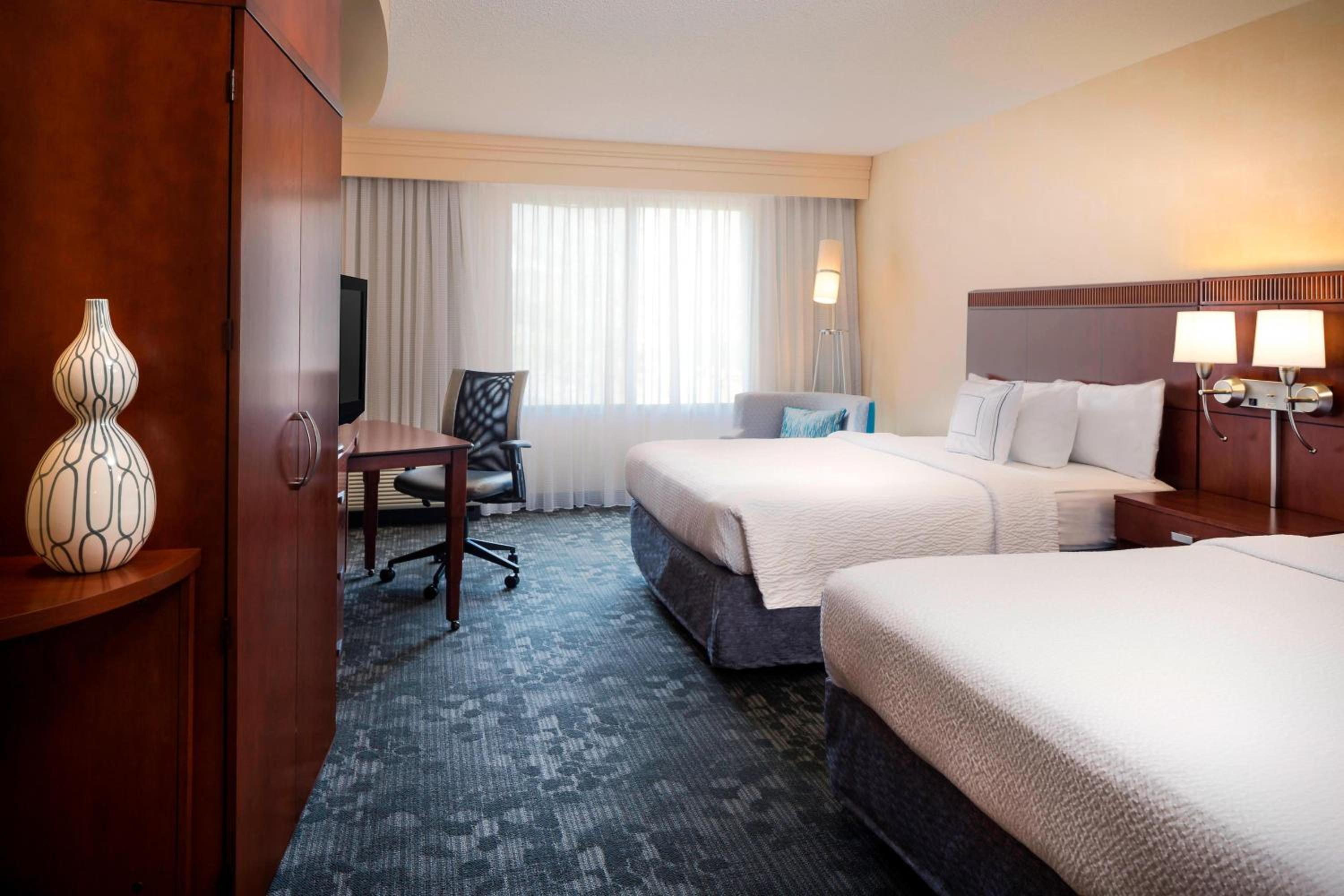 Queen Room with Two Queen Beds - Hearing Accessible - Photo 1