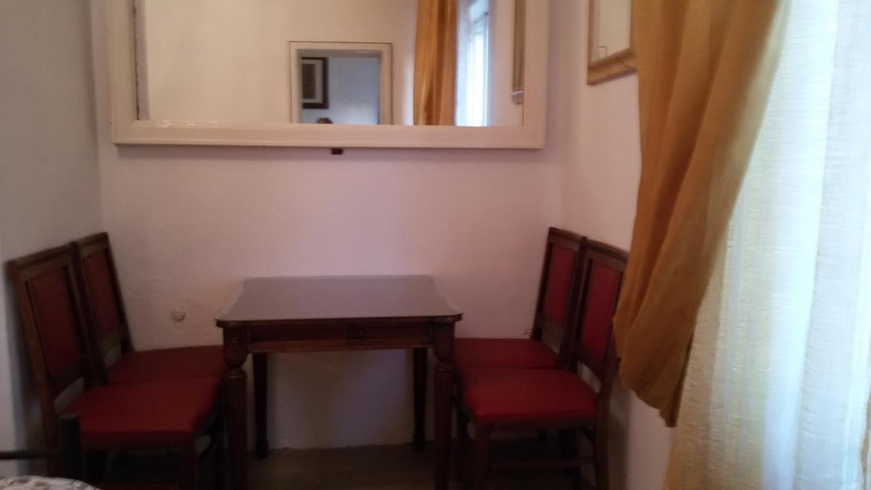 Family Room with Private Bathroom photo 2