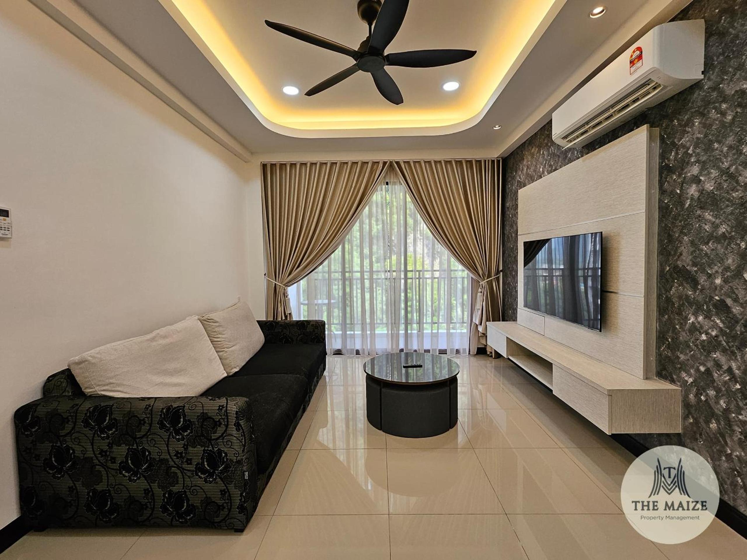 Three-Bedroom Apartment with Balcony photo 1