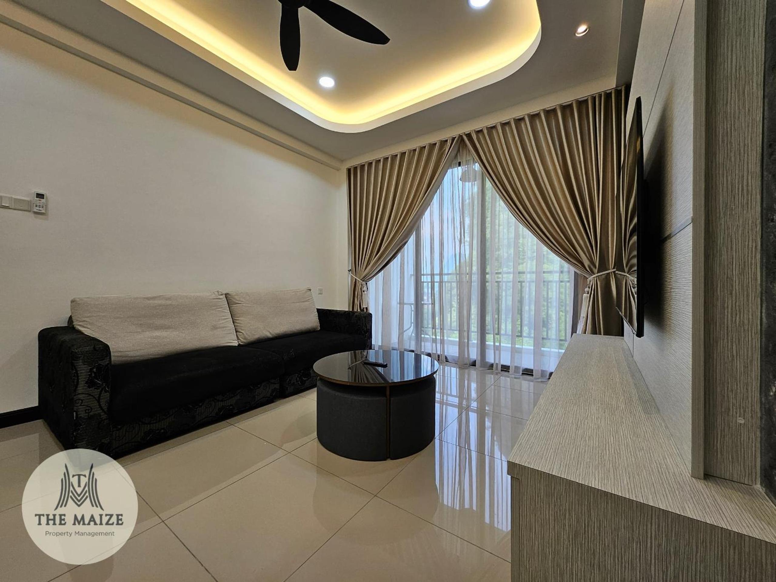Three-Bedroom Apartment with Balcony photo 2