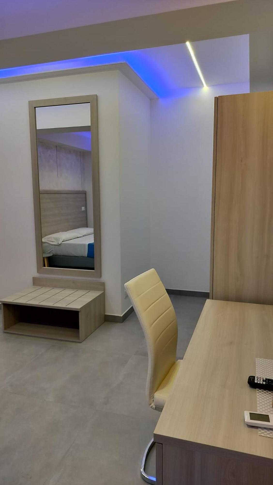 Double or Twin Room with Private Bathroom photo 2