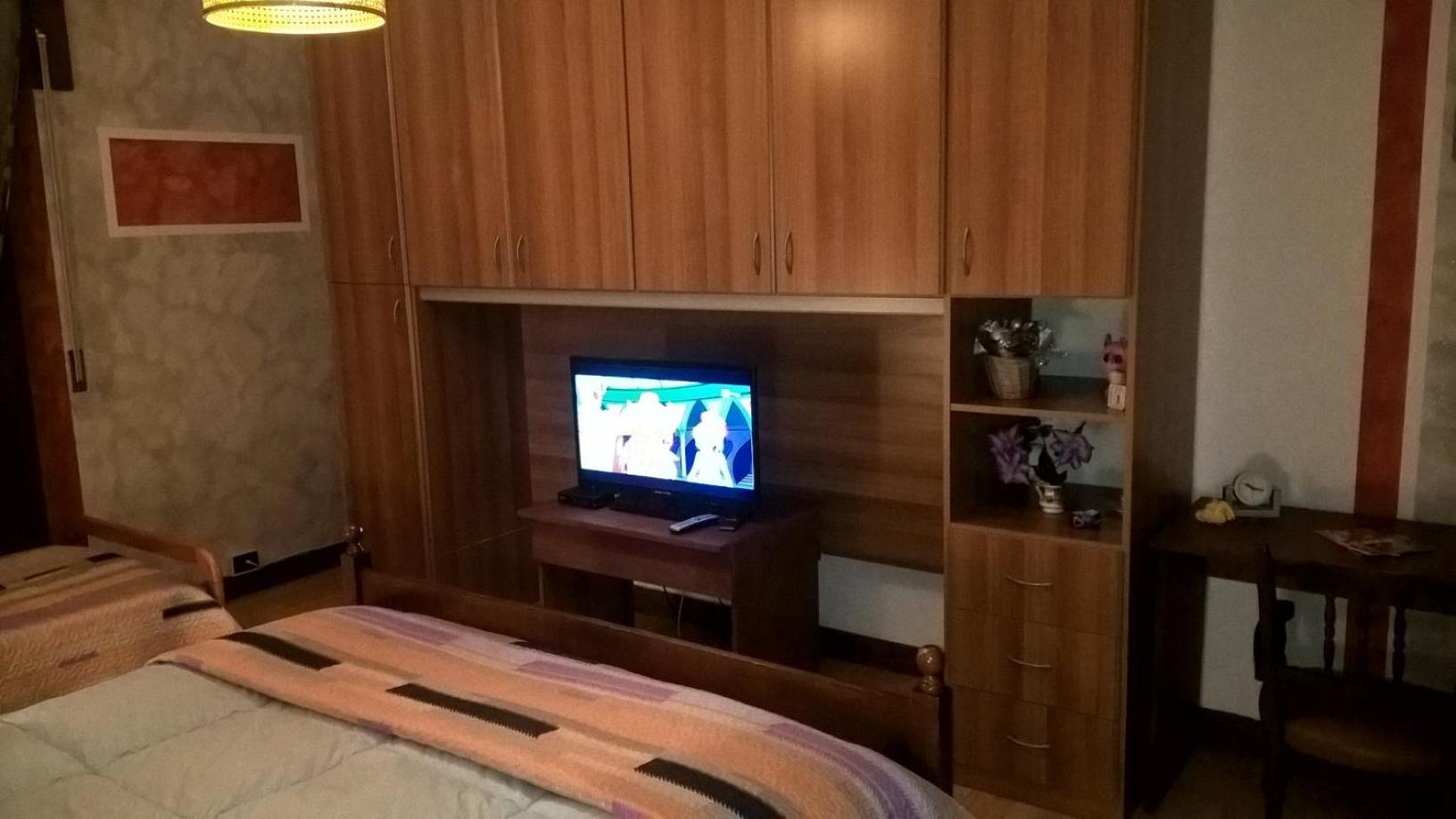 Double Room With Private Bathroom photo 3