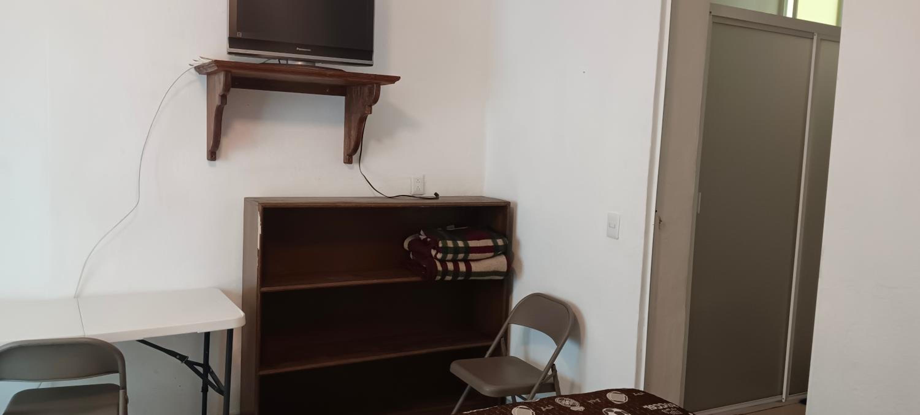 Twin Room - Photo 10