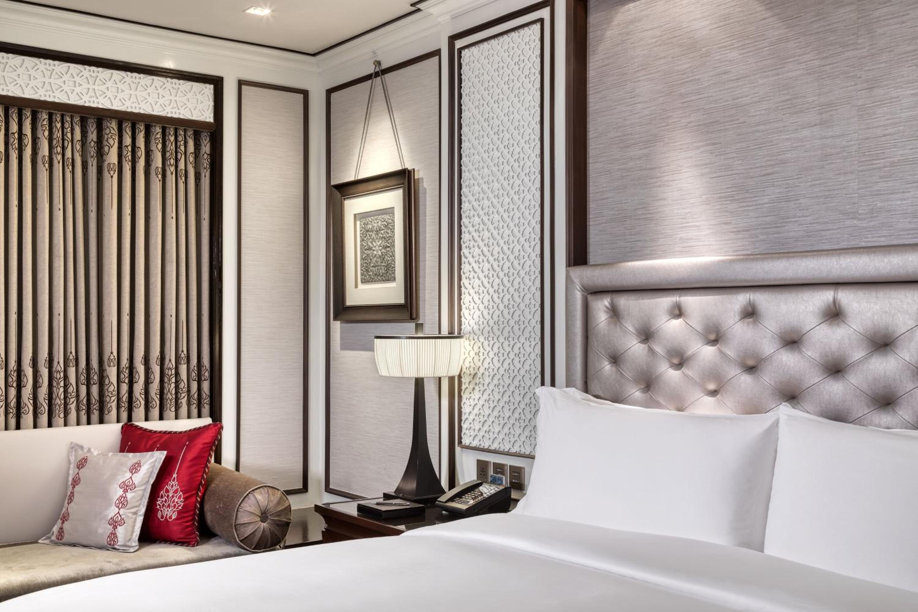Athenee, Guest room, 1 King, City view