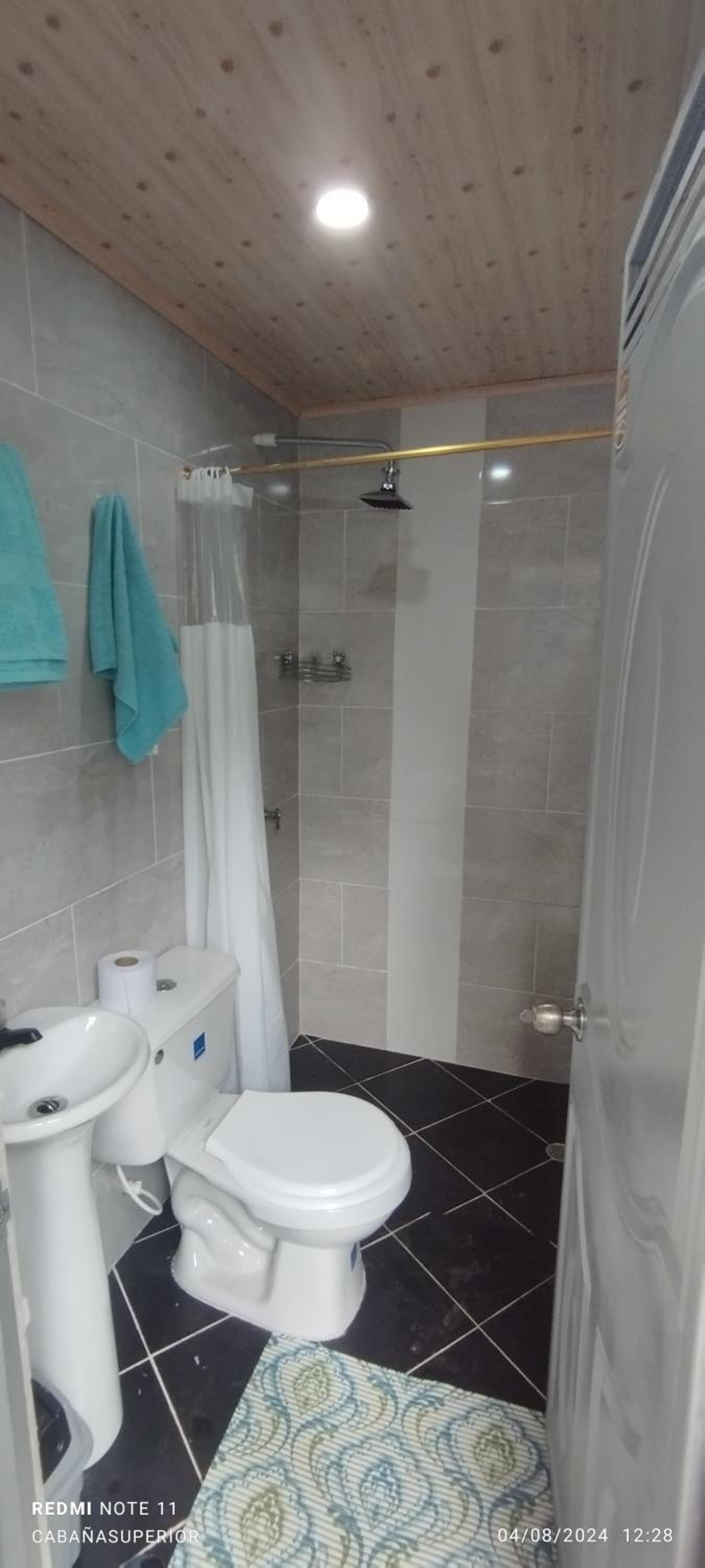 Deluxe Room (2 Adults + 1 Child) photo 2