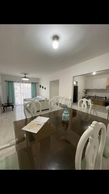 Three-Bedroom Apartment photo 2
