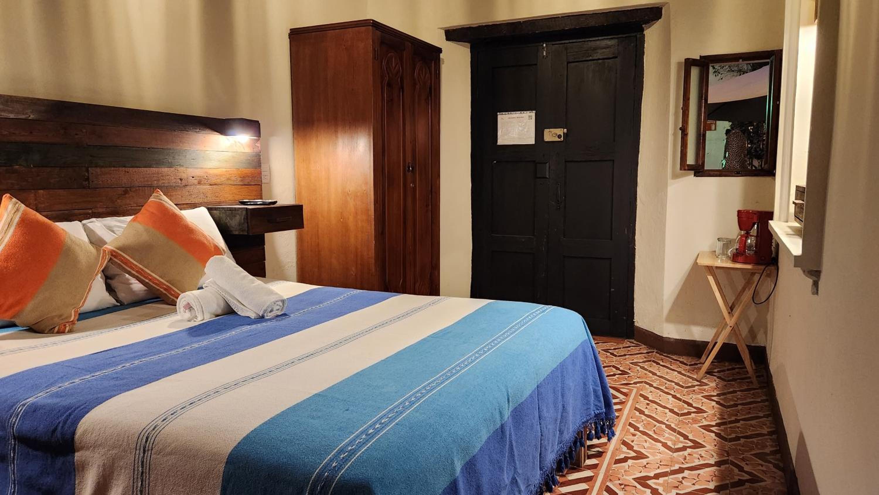 Queen Room - Photo 4