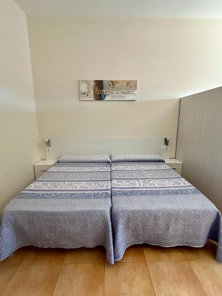 Studio Apartment With Twin Bed photo 2