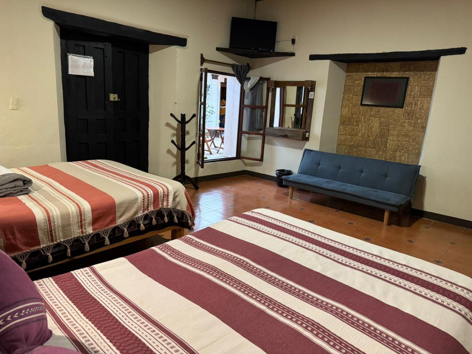 Twin Room - Photo 5