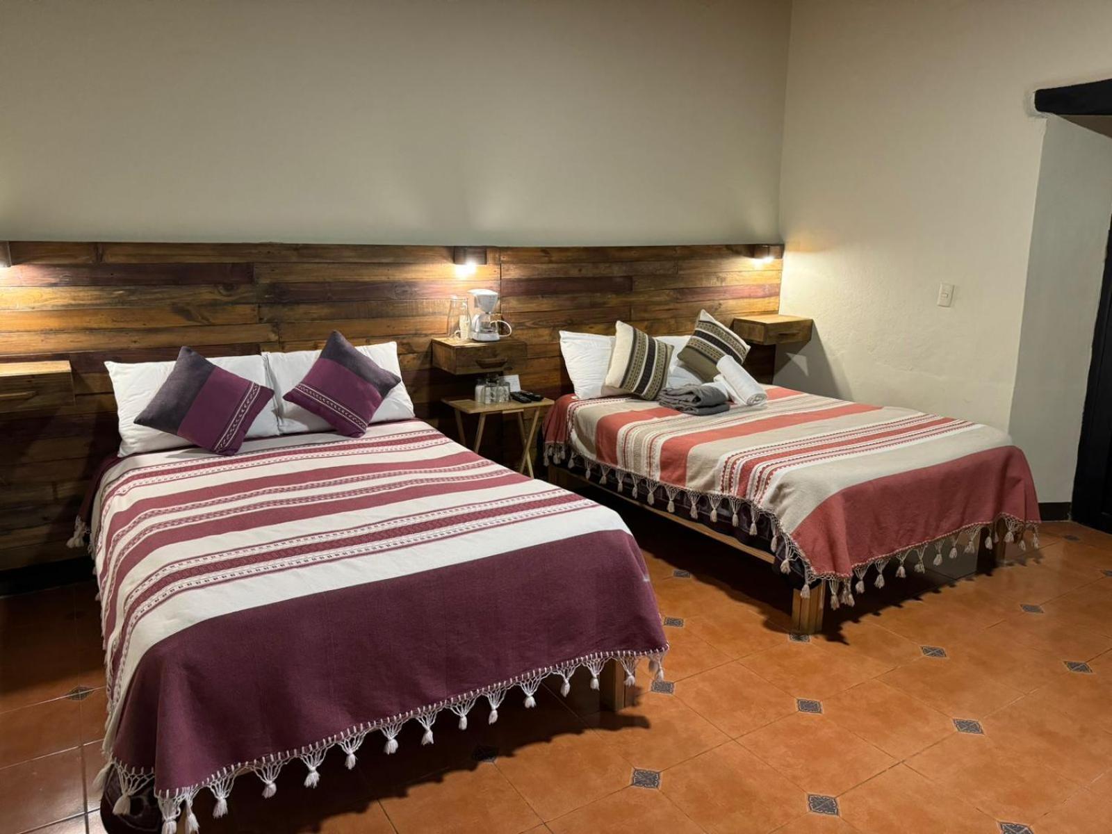 Twin Room - Photo 2