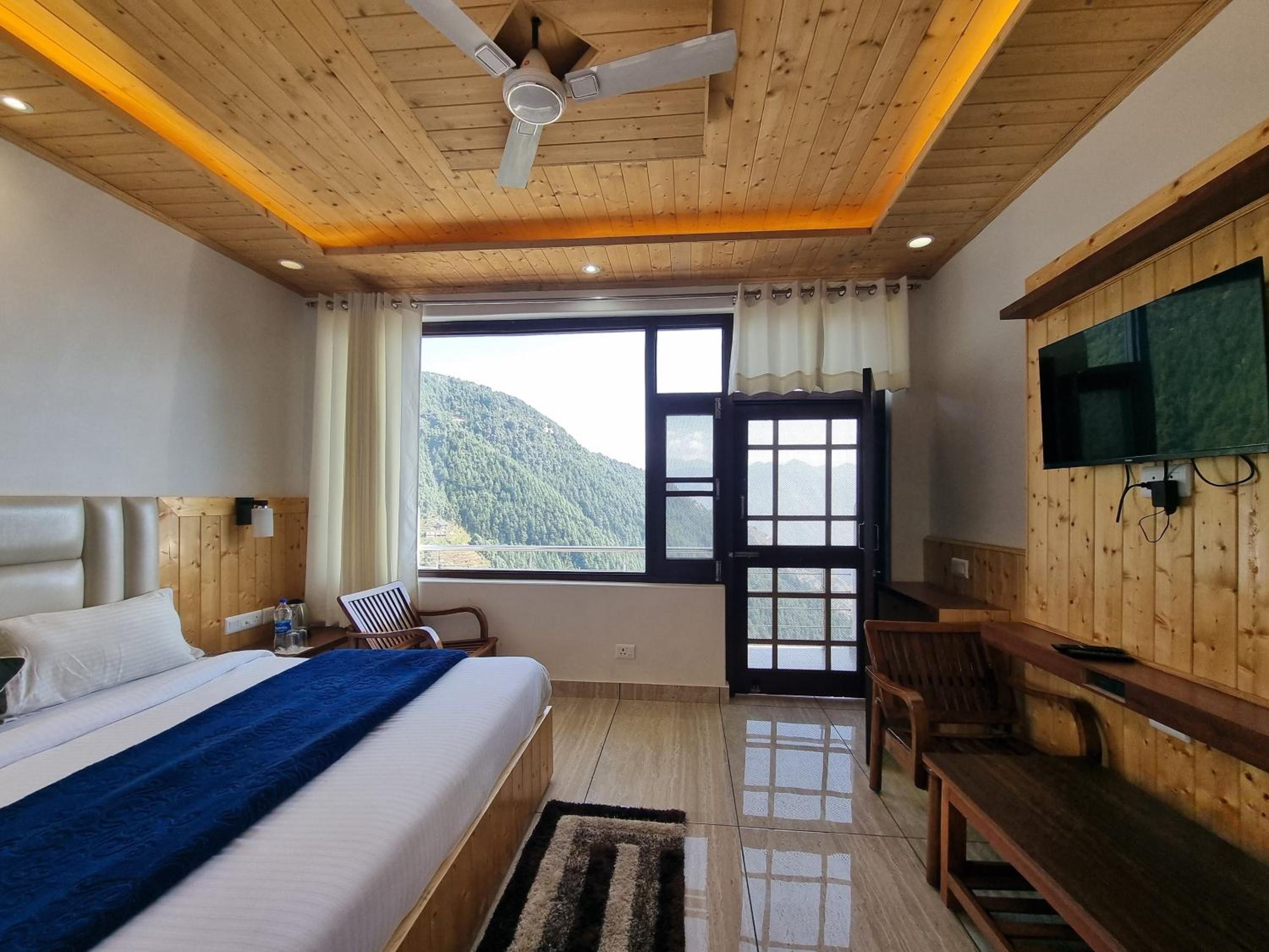 King Room with Balcony photo 1