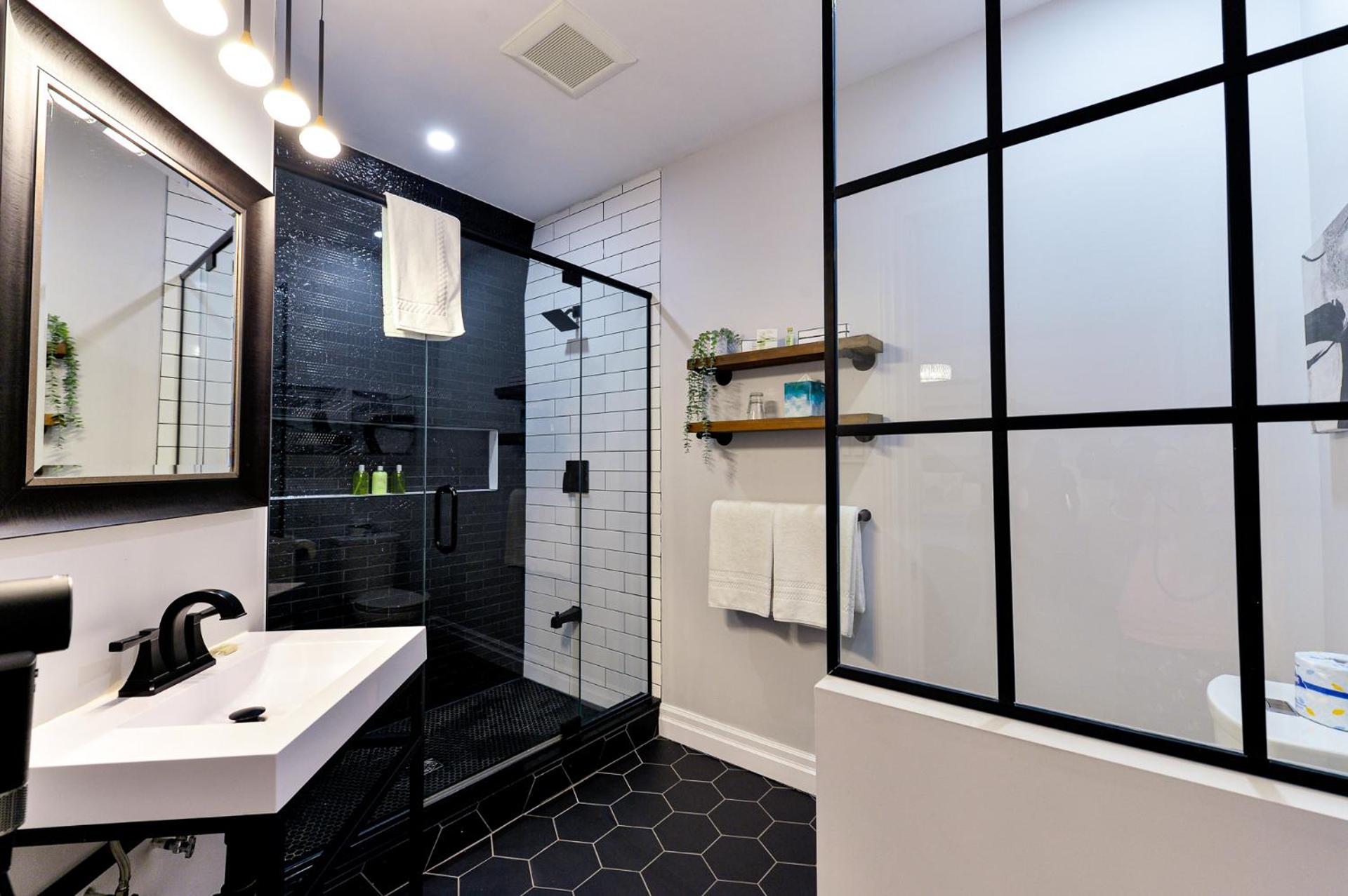 Deluxe Double Room with Shower photo 3