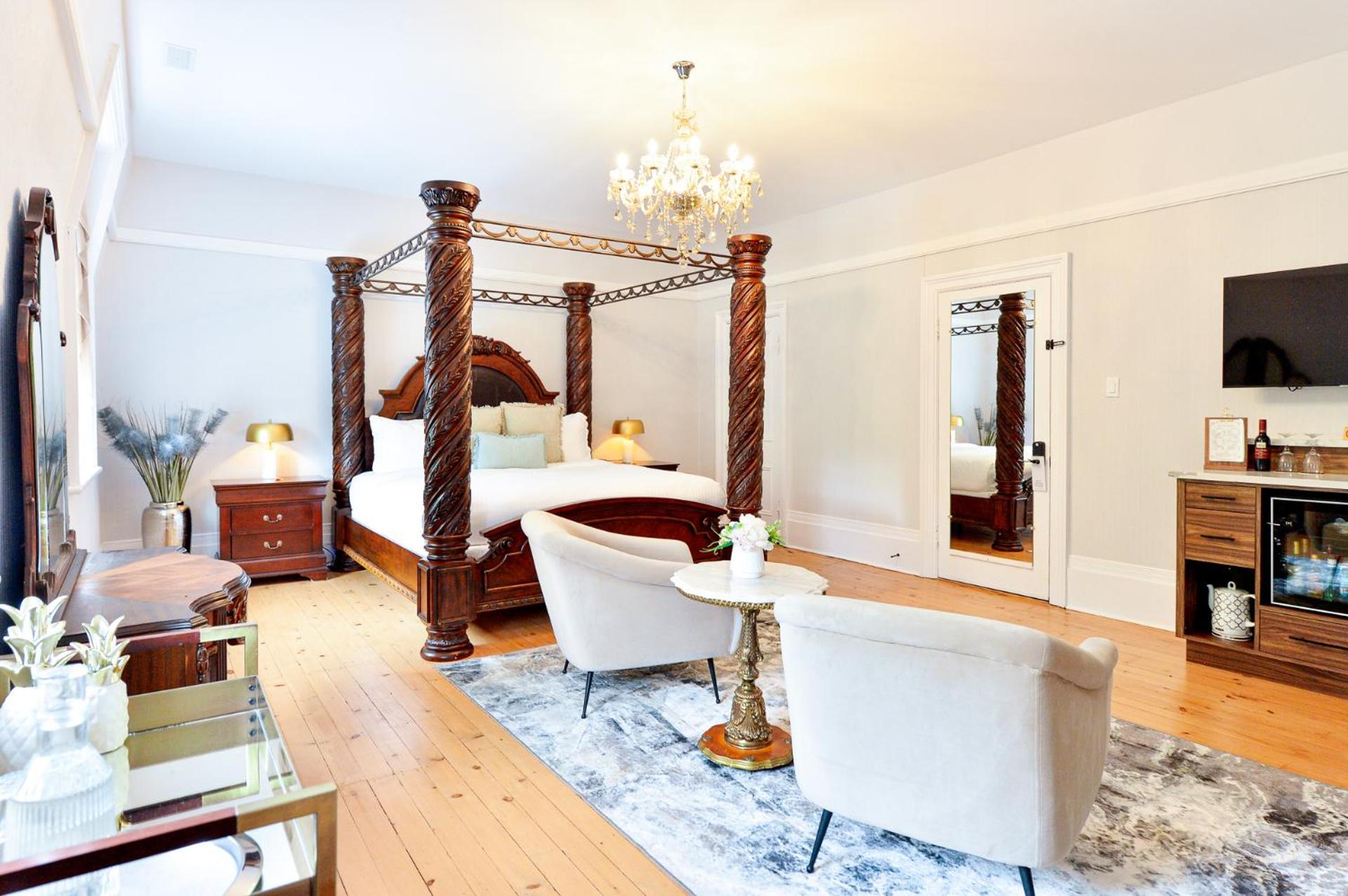 Deluxe King Room photo 2