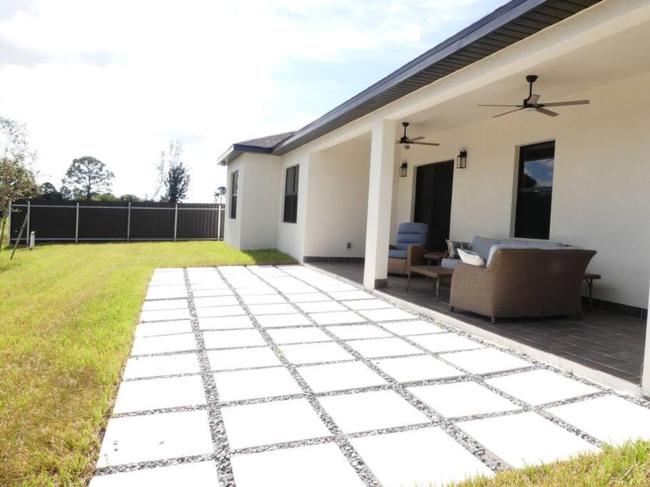 Three-Bedroom Vacation Home  photo 2