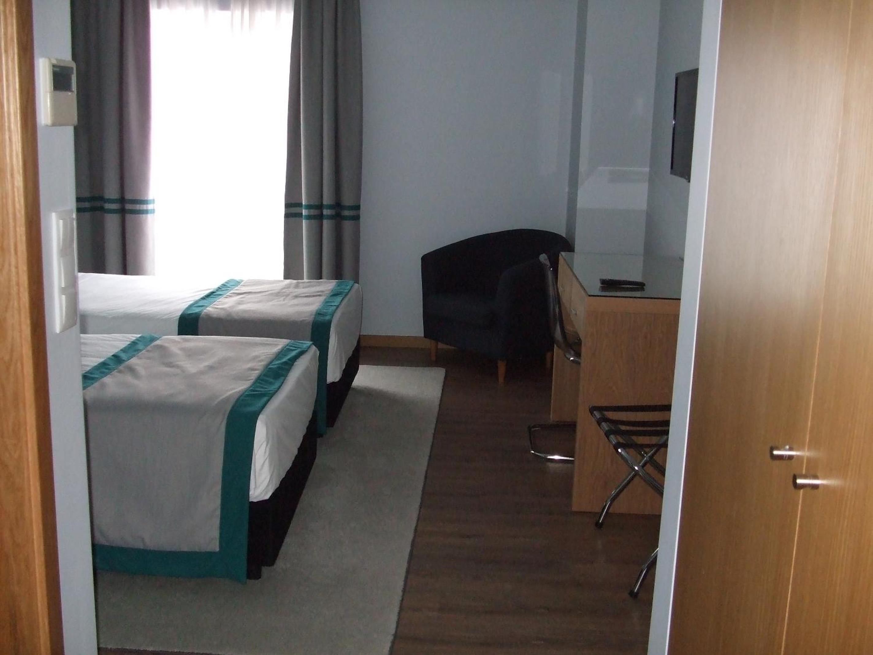 Double or Twin Room photo 2