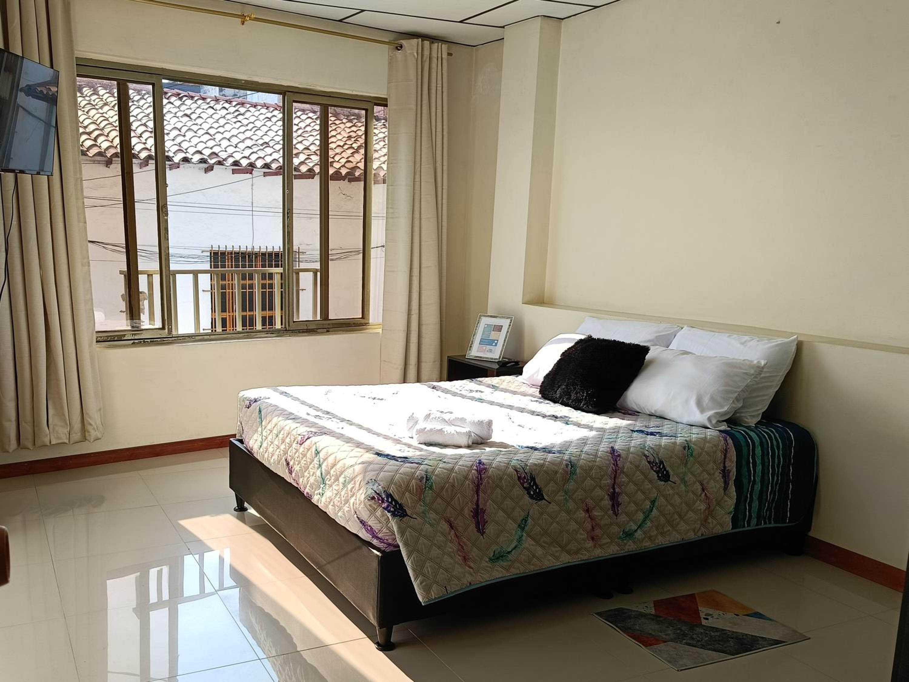 One-Bedroom Apartment photo 1