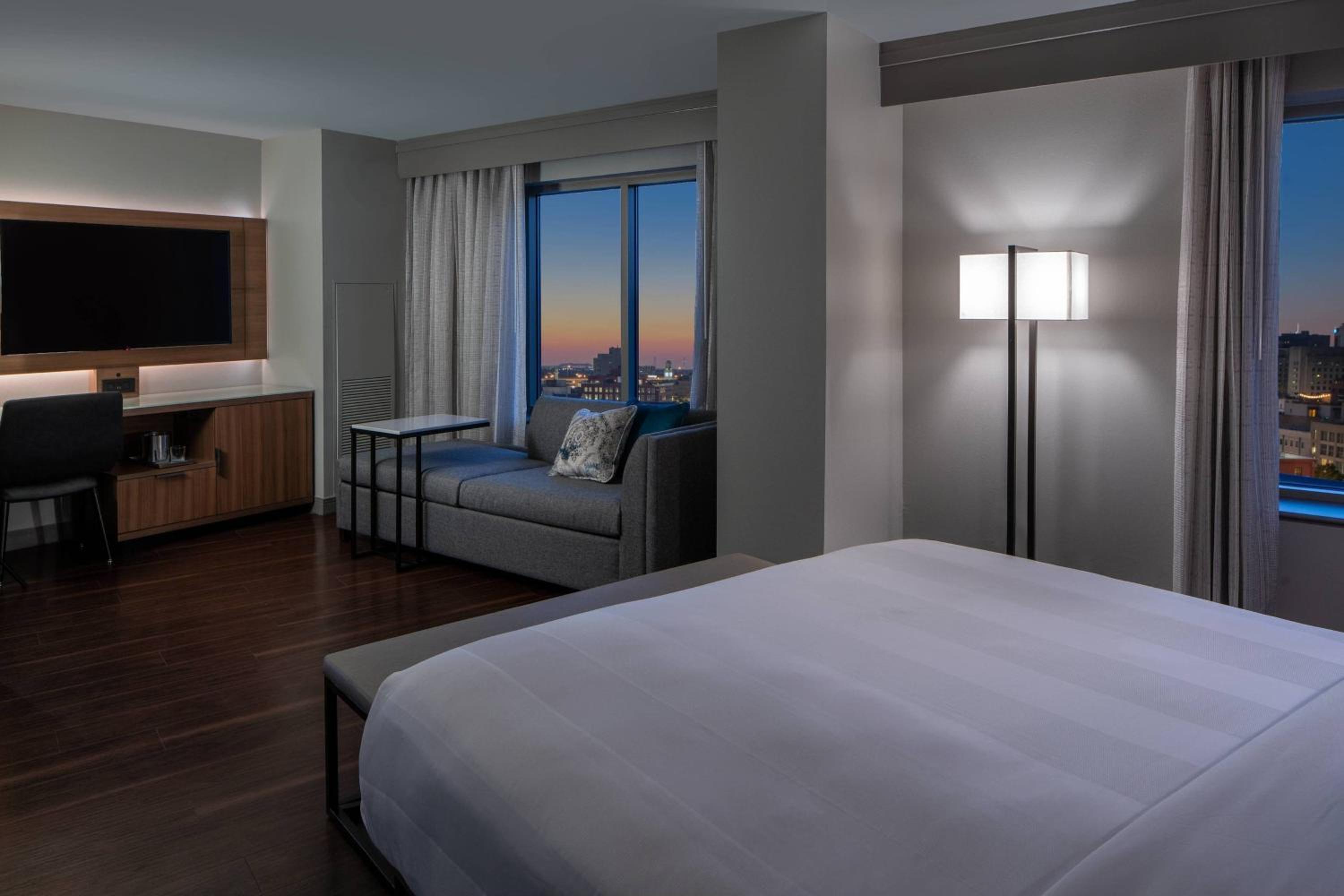 Larger, King Room - Photo 1