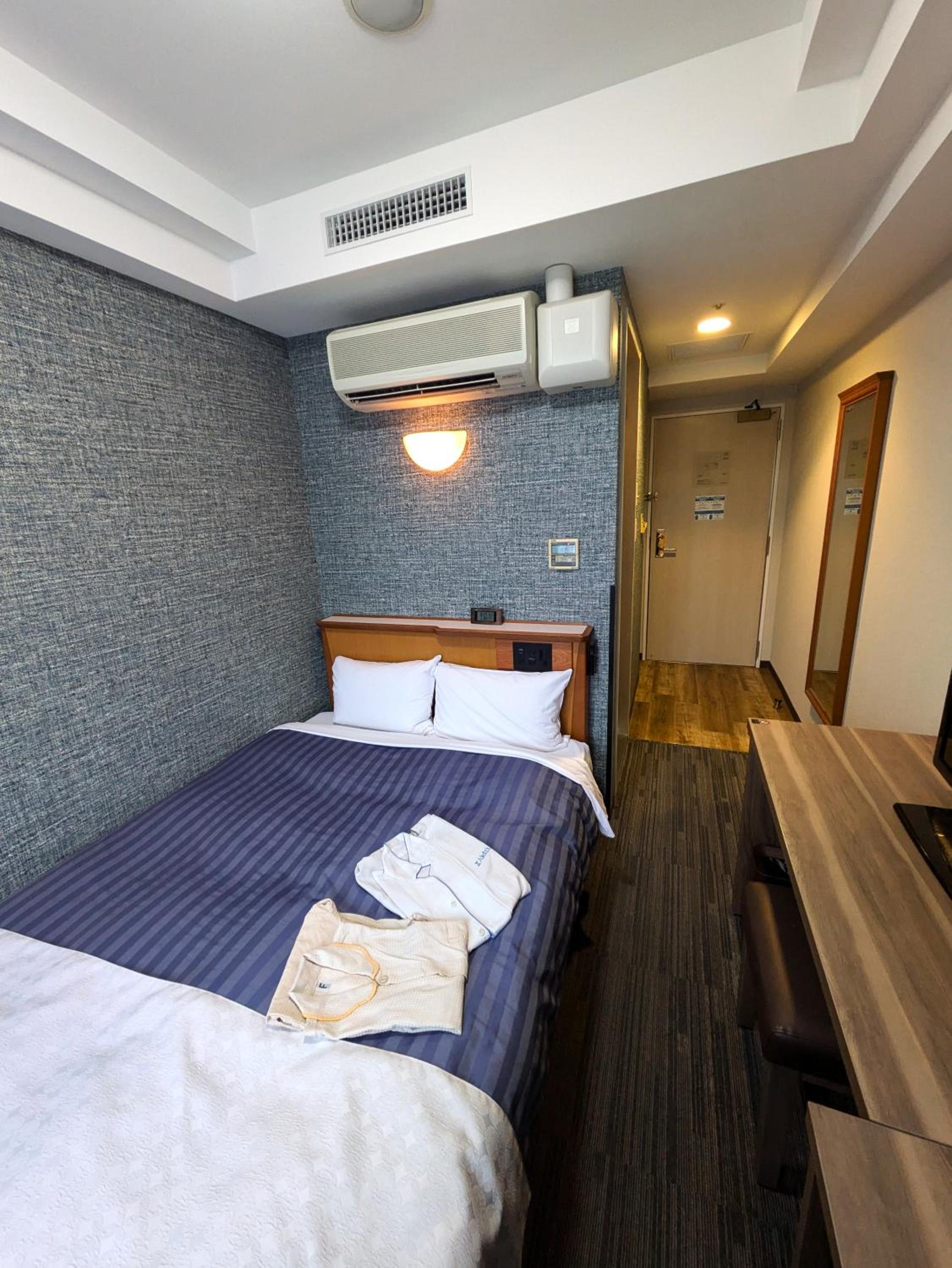 Double Room with Small Double Bed - Non-Smoking photo 1