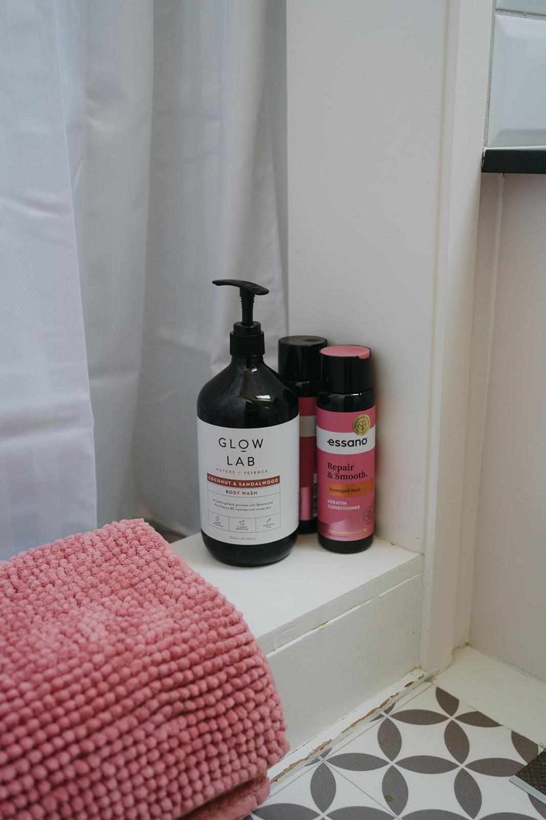 Deluxe Queen Room - Photo 9