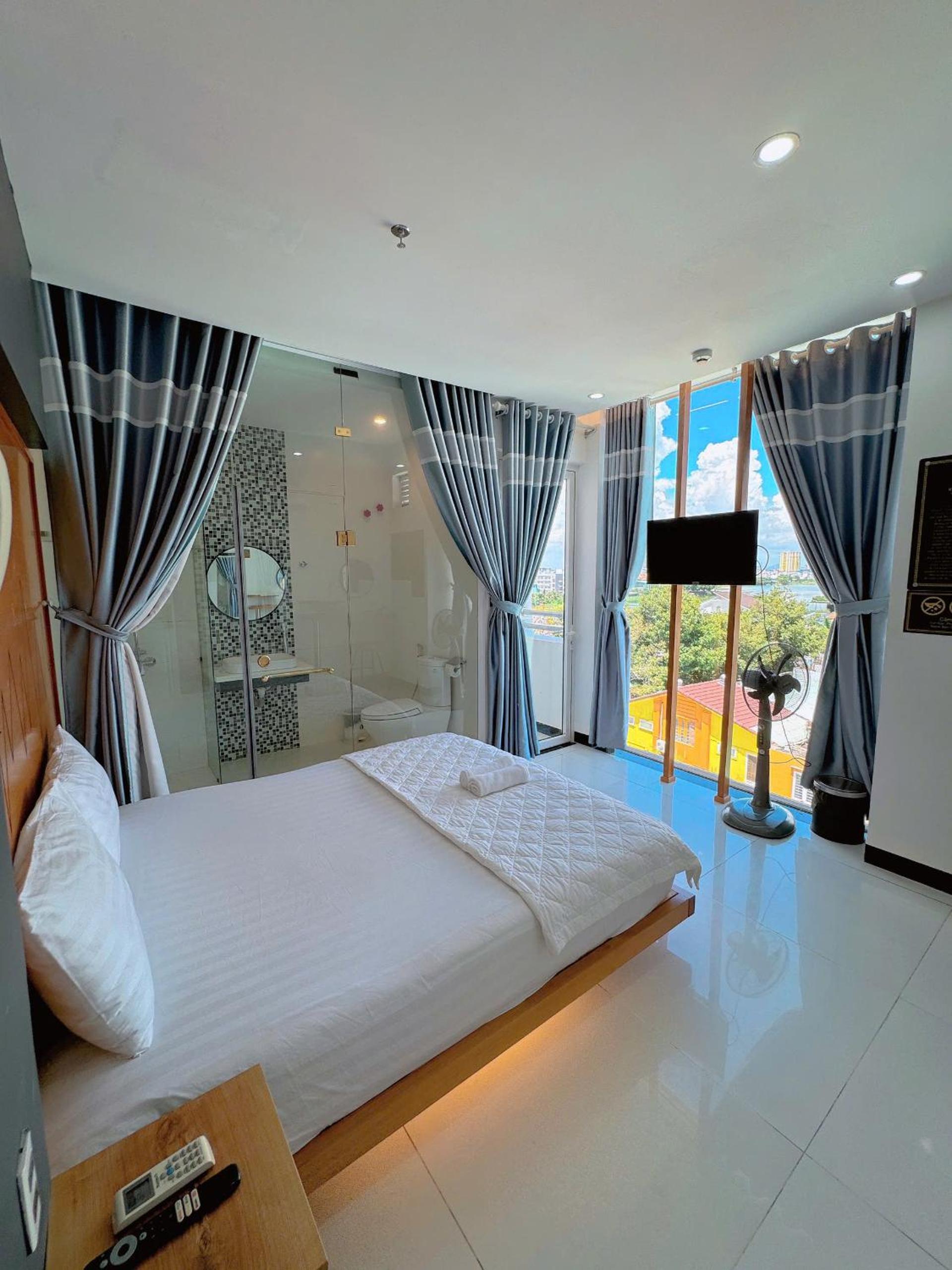 Deluxe Double Room with Balcony