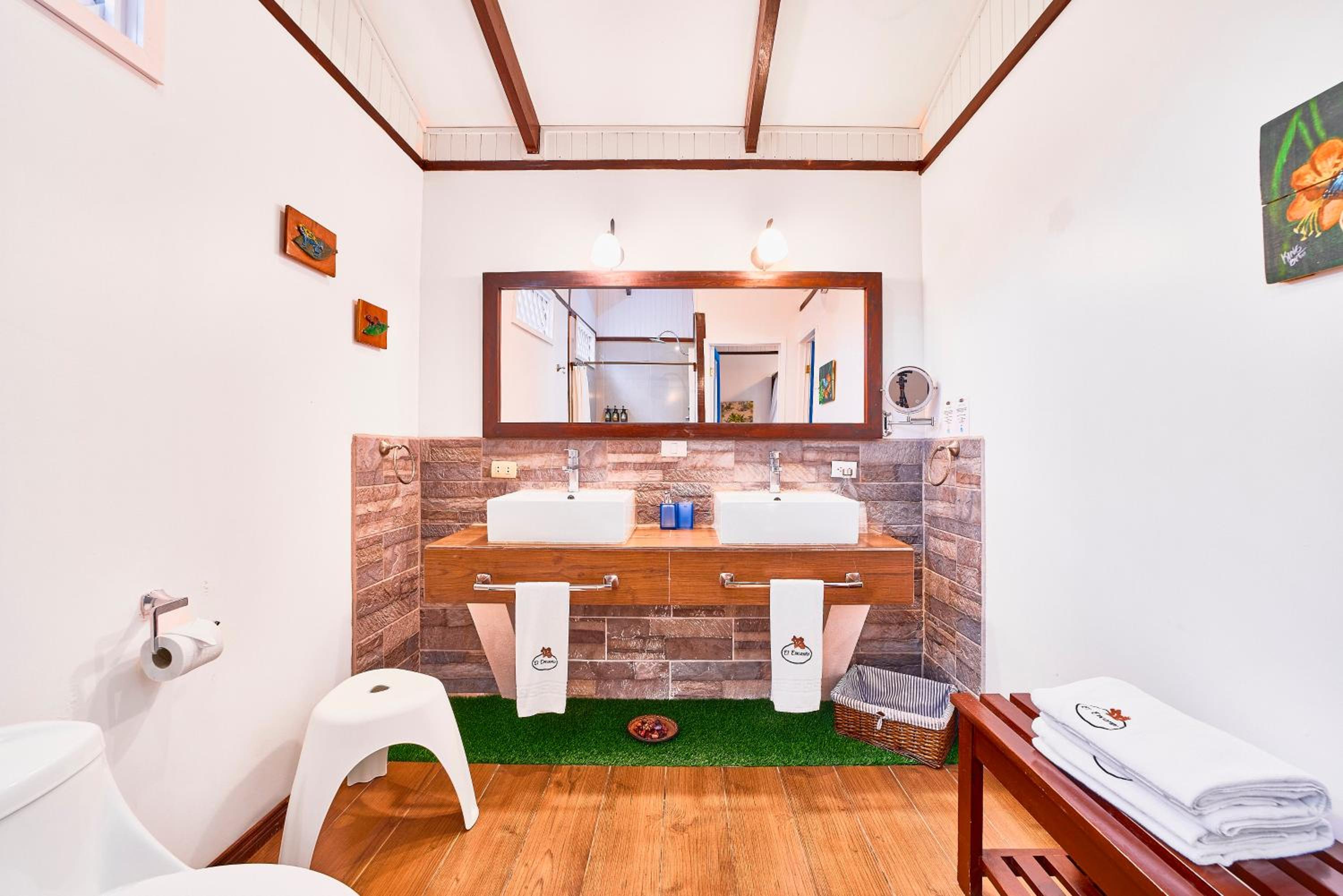 Superior Bungalow photo 2