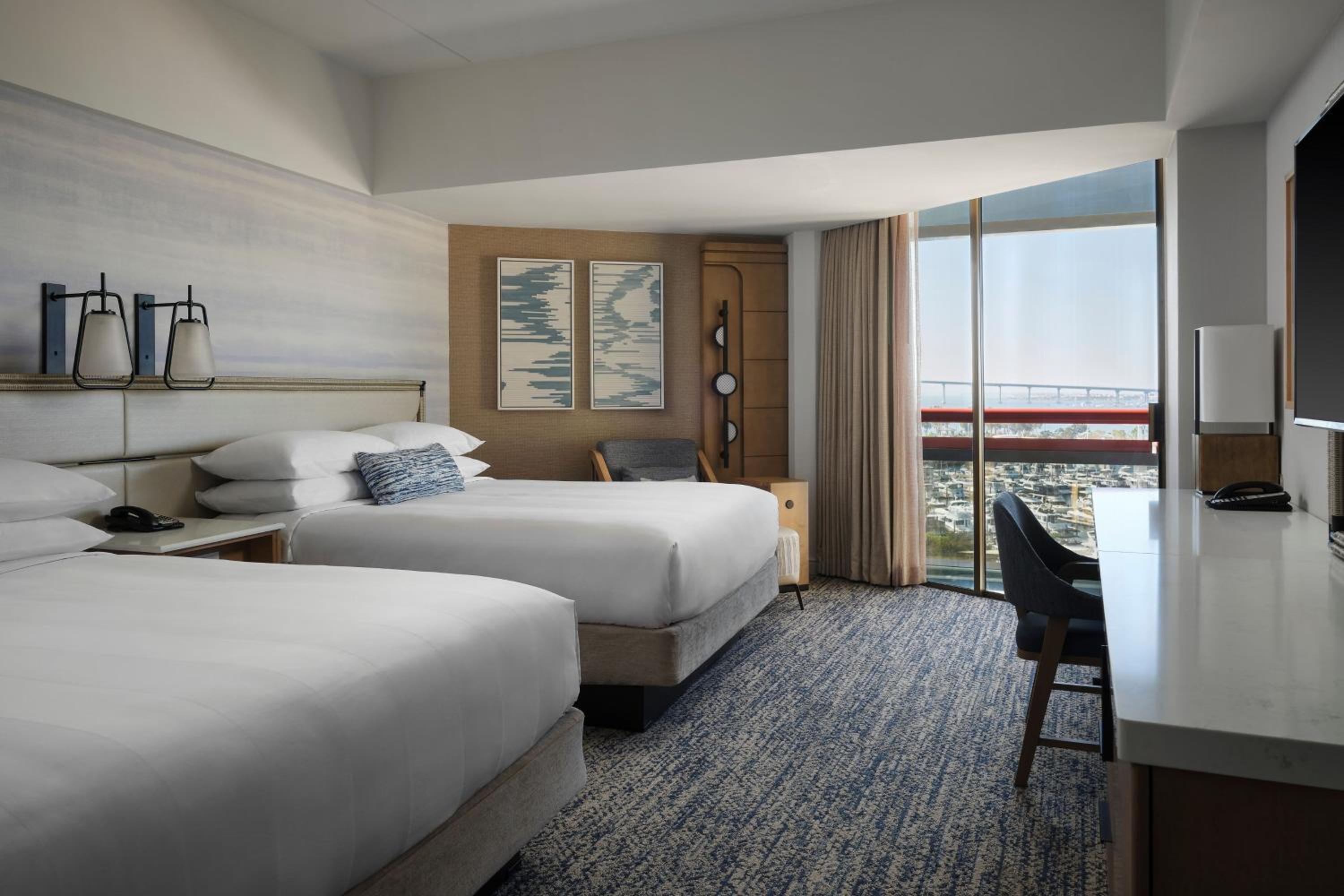 Double Room with Two Double beds and Balcony - Bay View - Photo 1