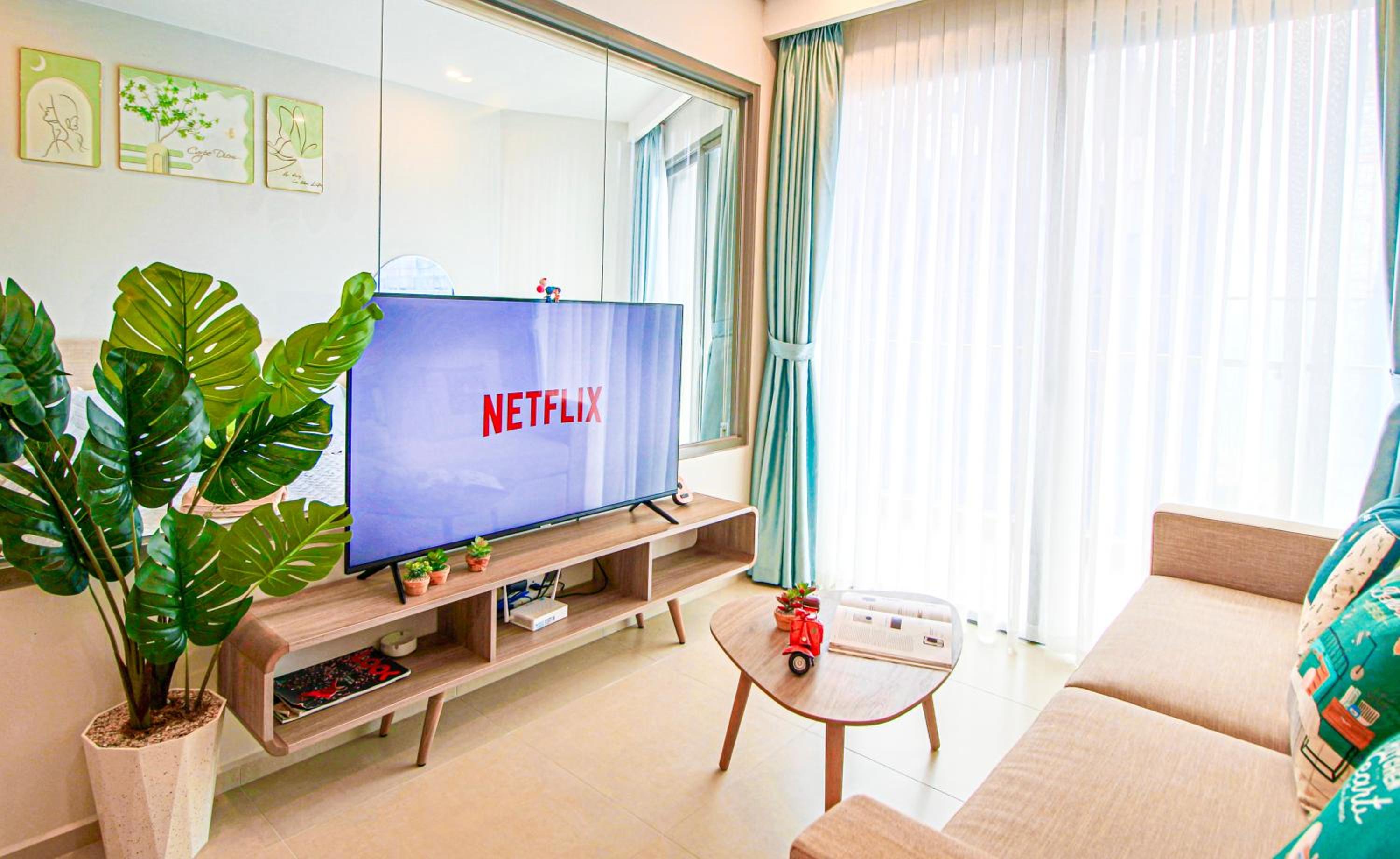 Two-Bedroom Deluxe Apartment - Photo 3