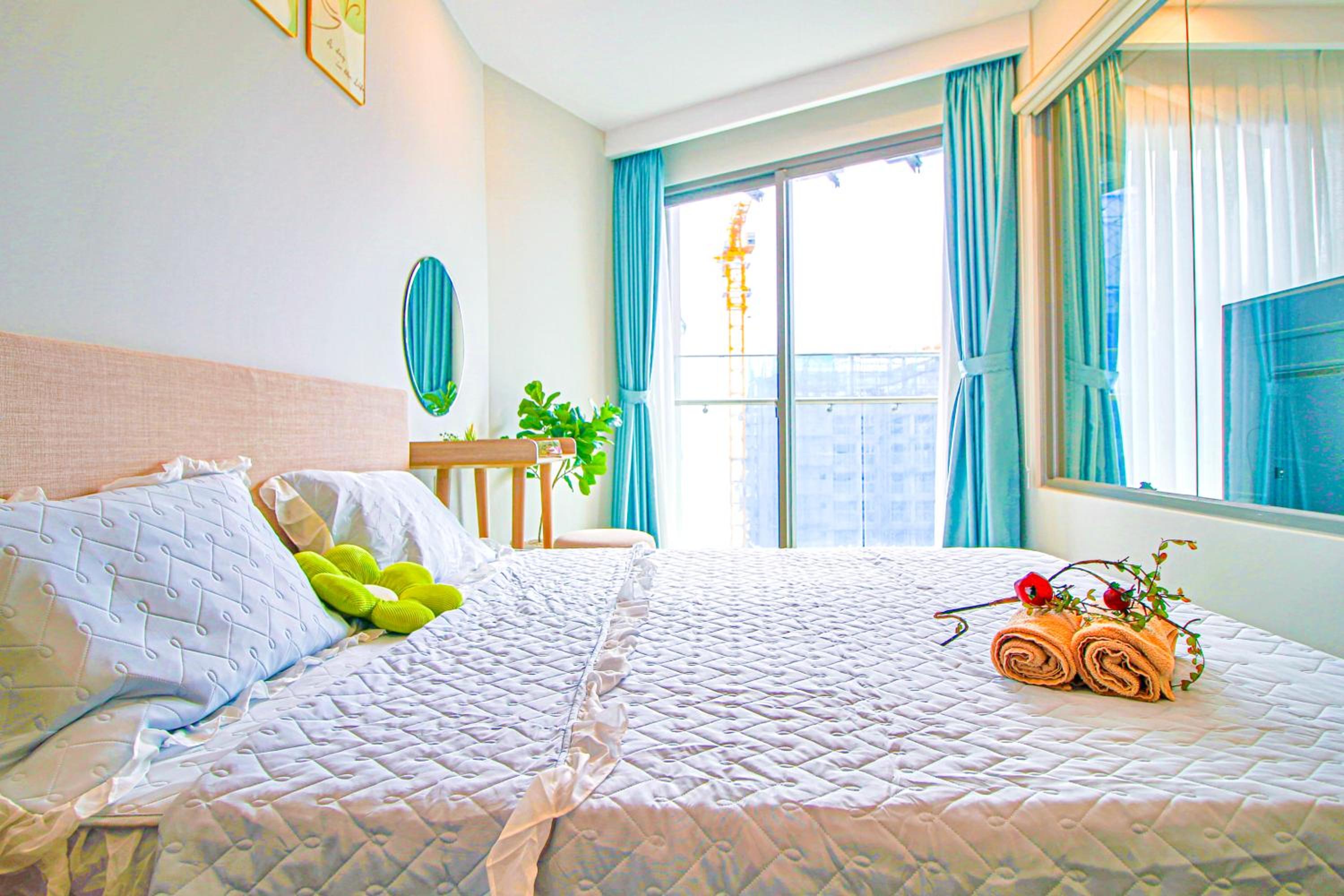 Two-Bedroom Deluxe Apartment - Photo 7