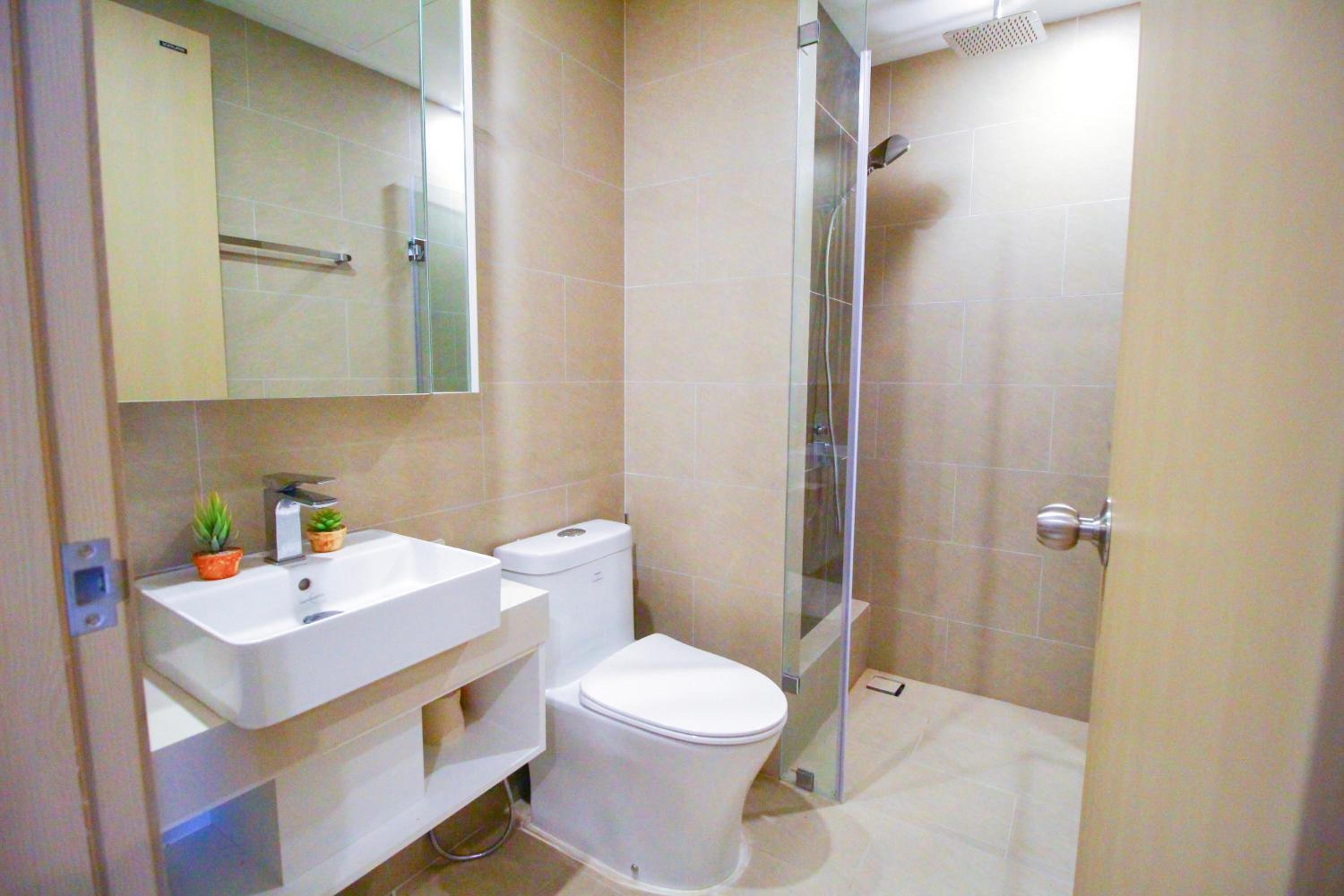 Two-Bedroom Deluxe Apartment - Photo 4