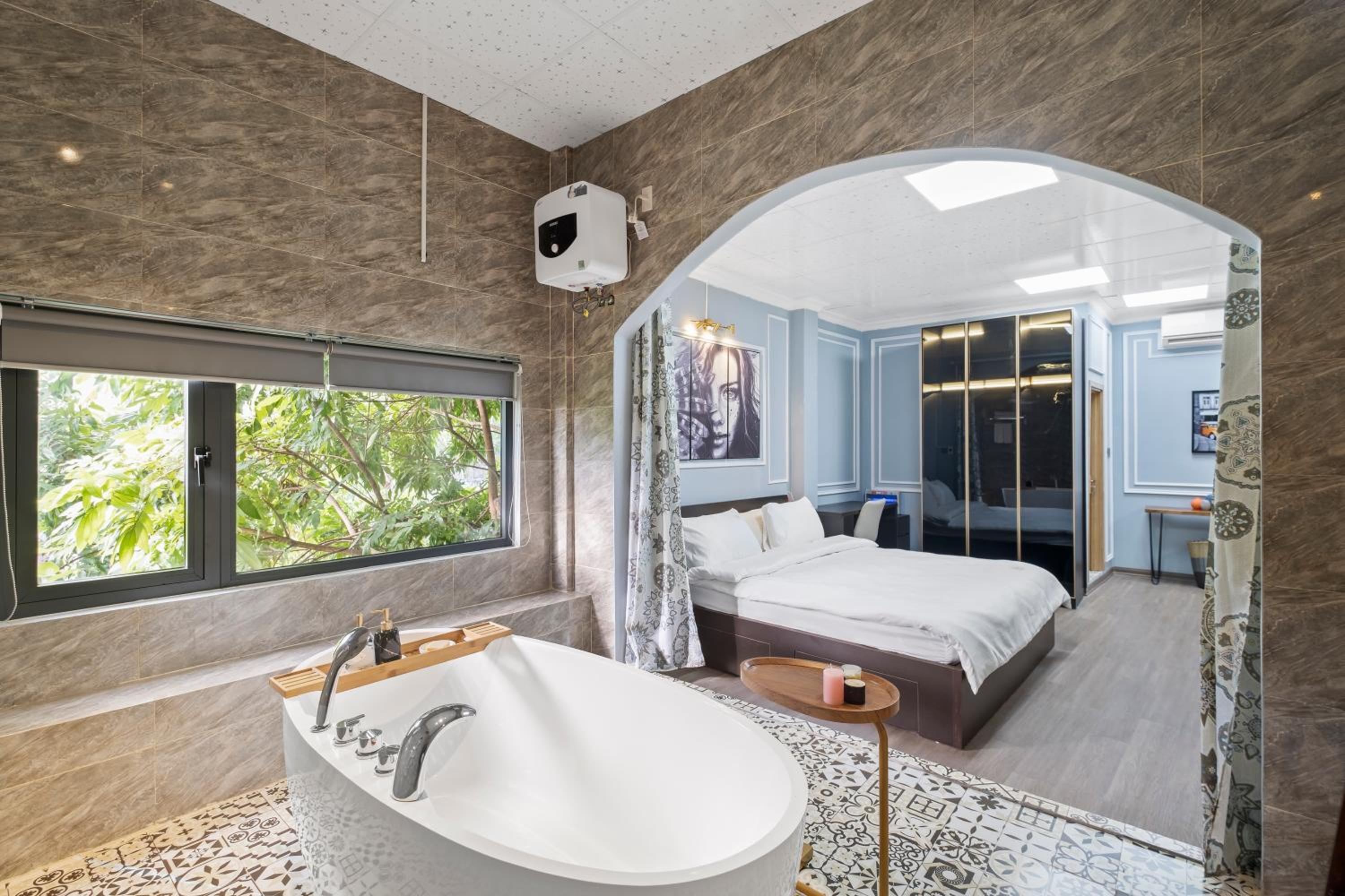Suite with Spa Bath