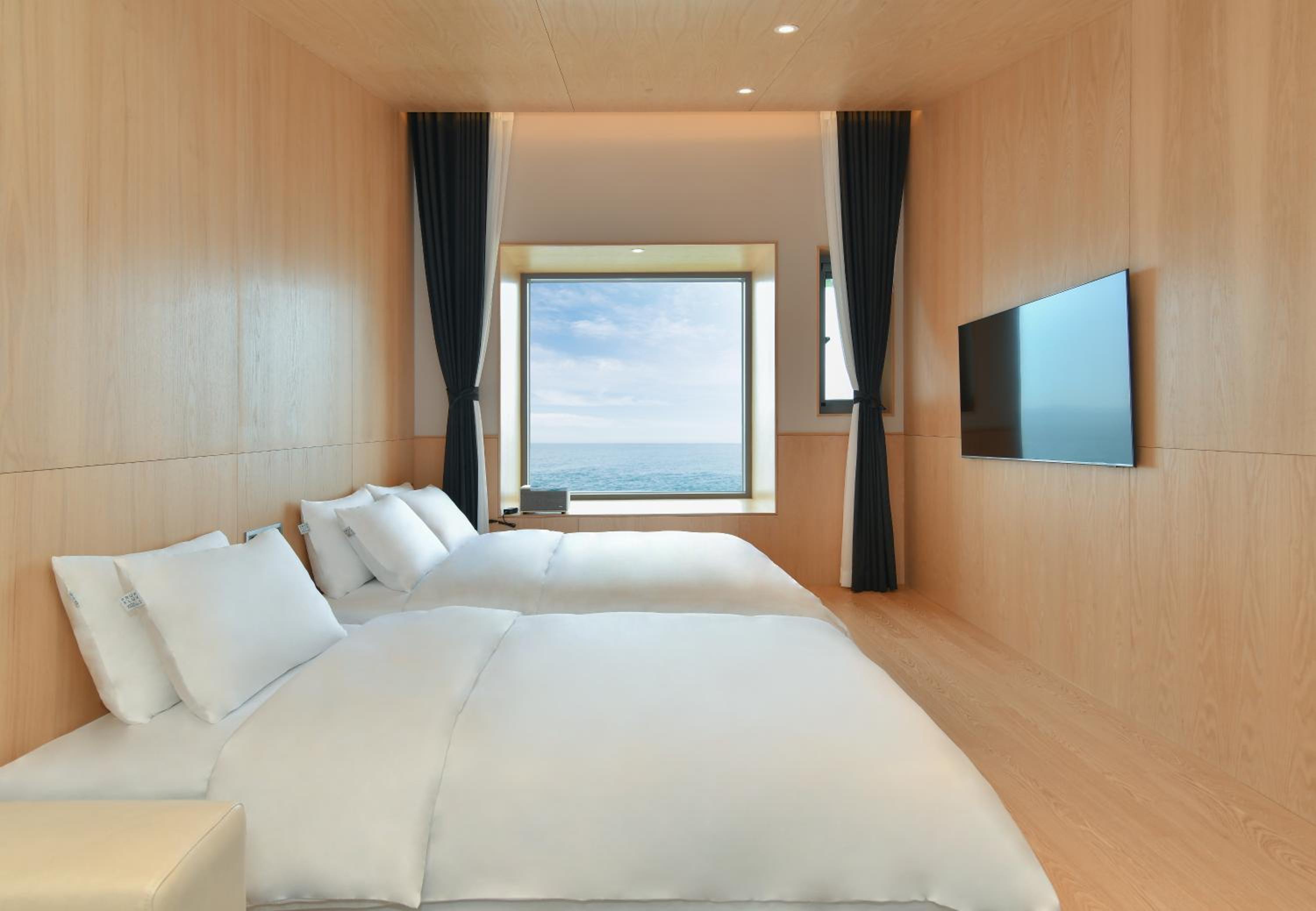 Double Room with Sea View photo 1