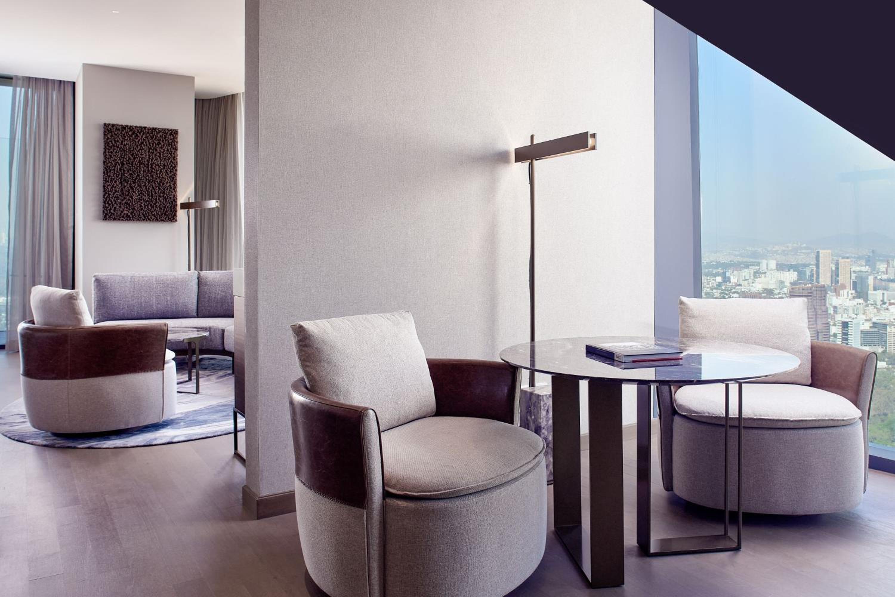 Corner Junior Suite with Terrace and Park View
