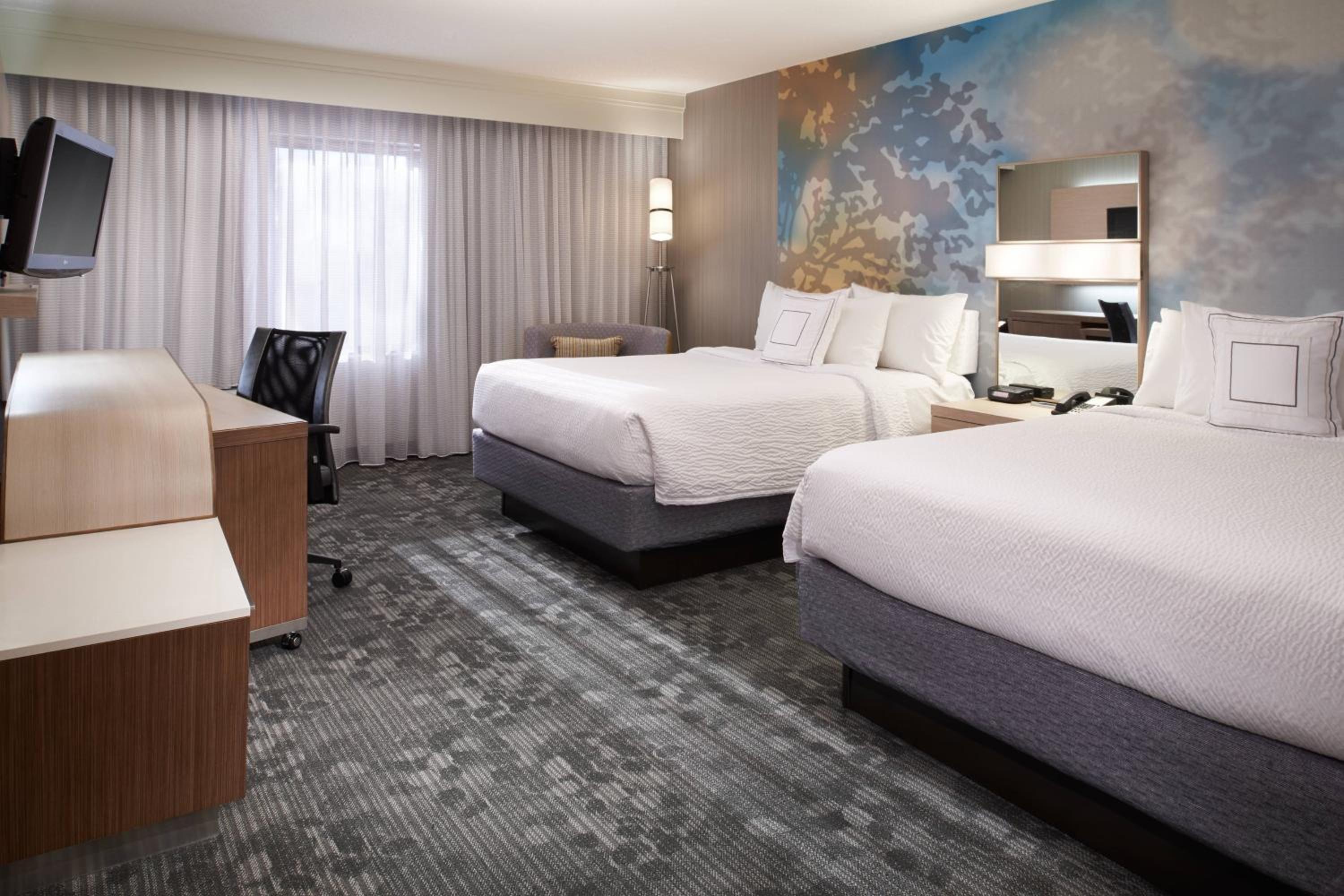 Queen Room with Two Queen Beds - Photo 1