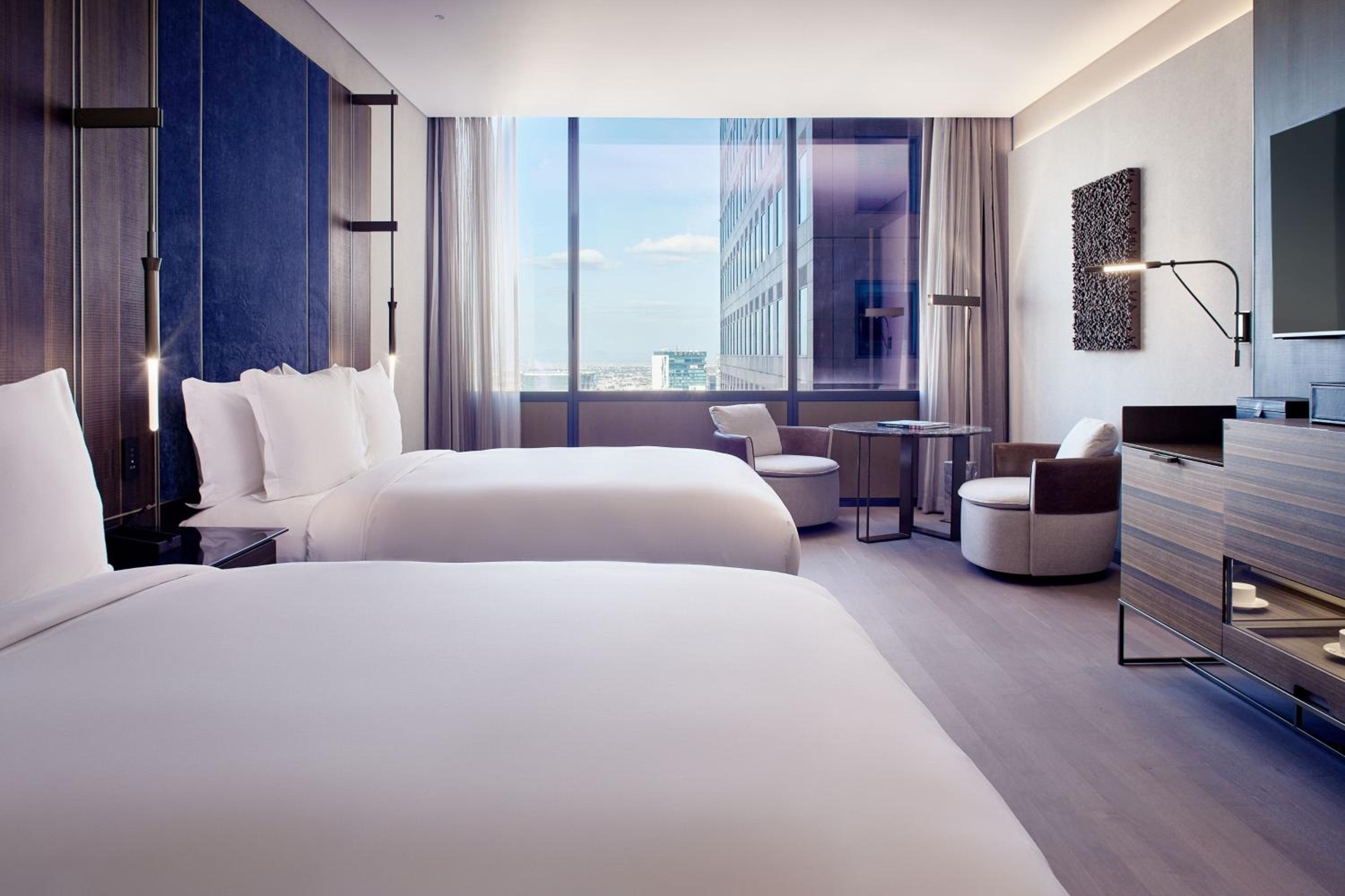 Deluxe Guest room with 2 Queen, City view